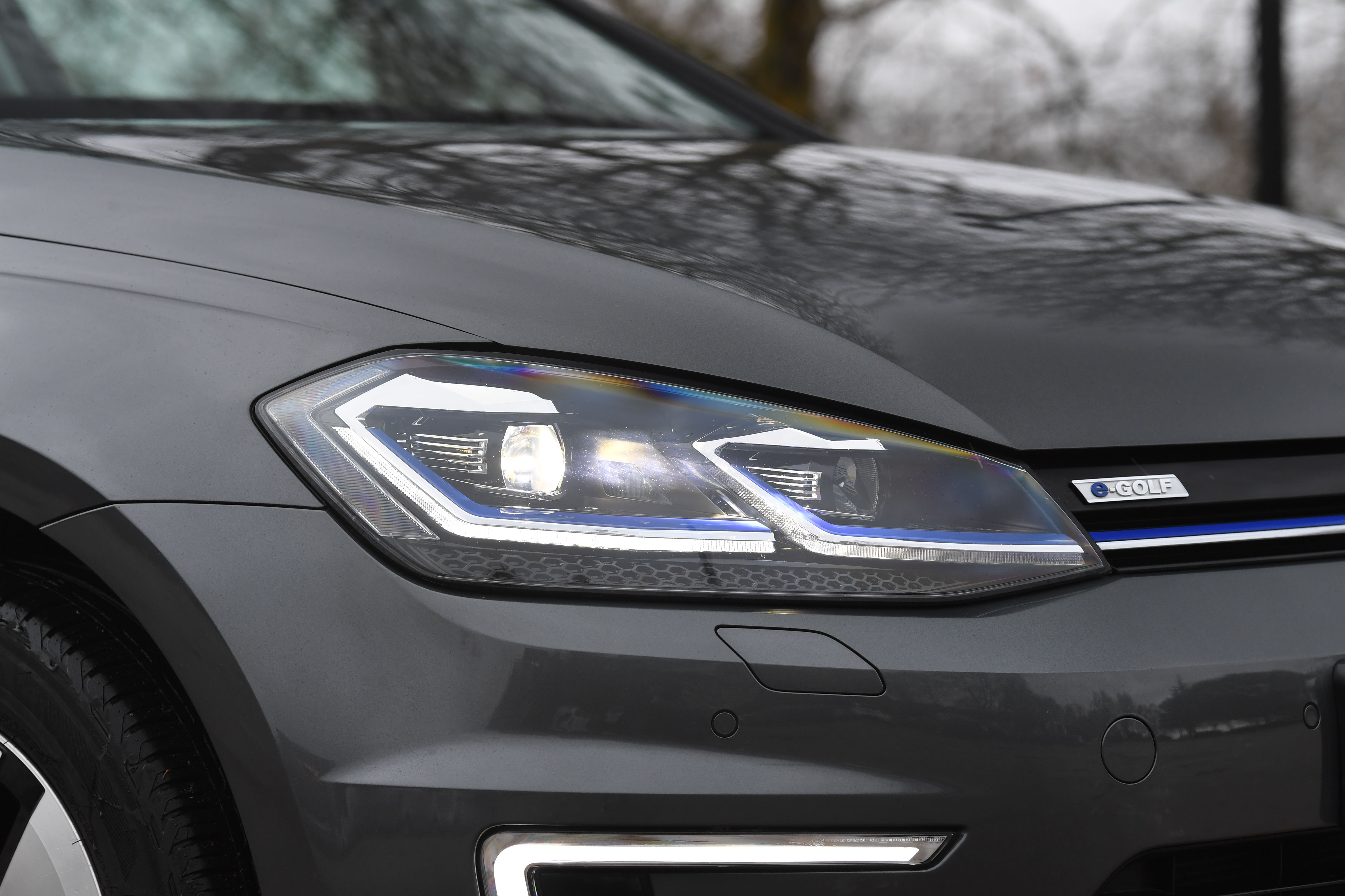 VW e-Golf light