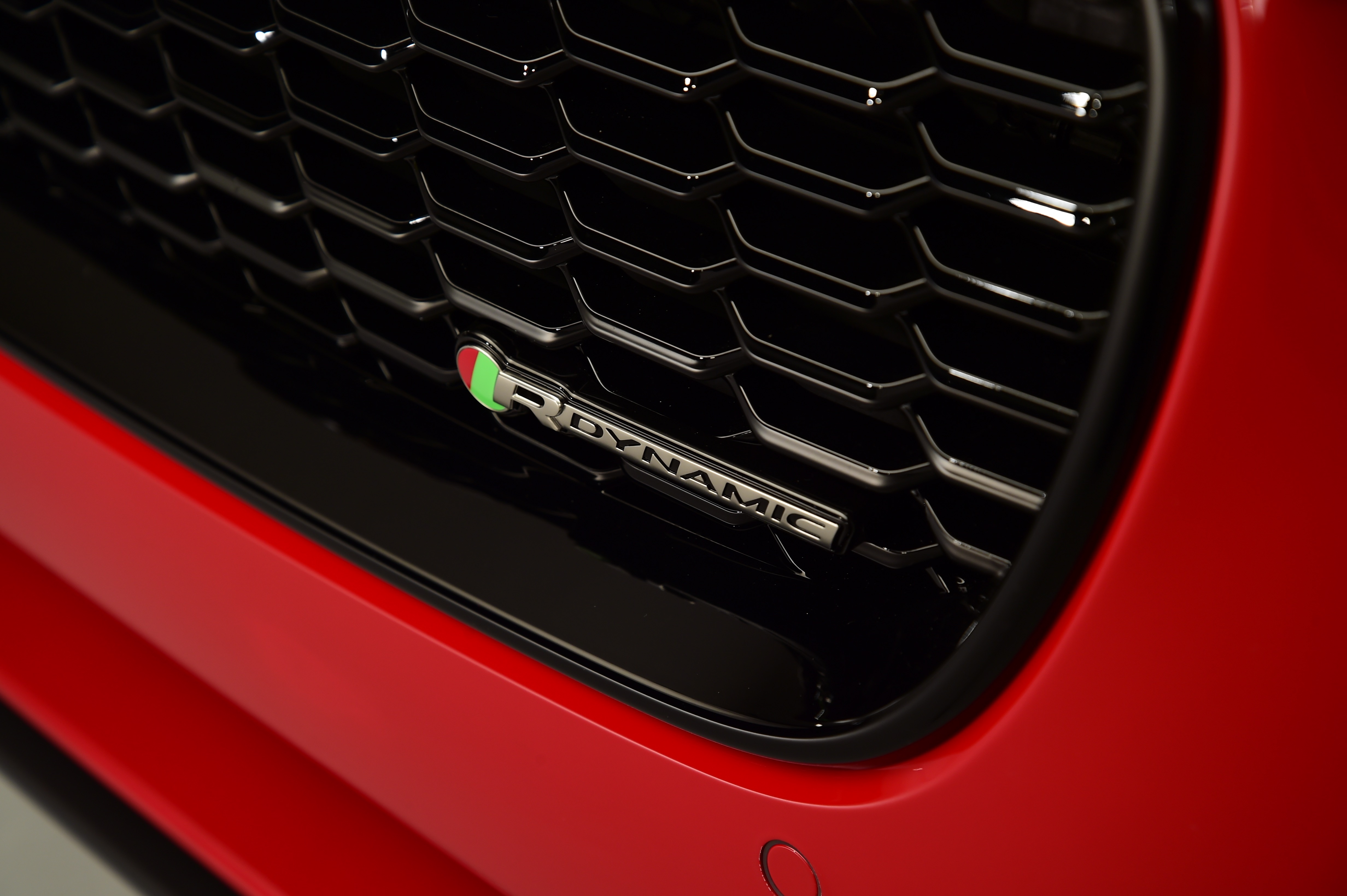 2019 Jaguar XE - front close