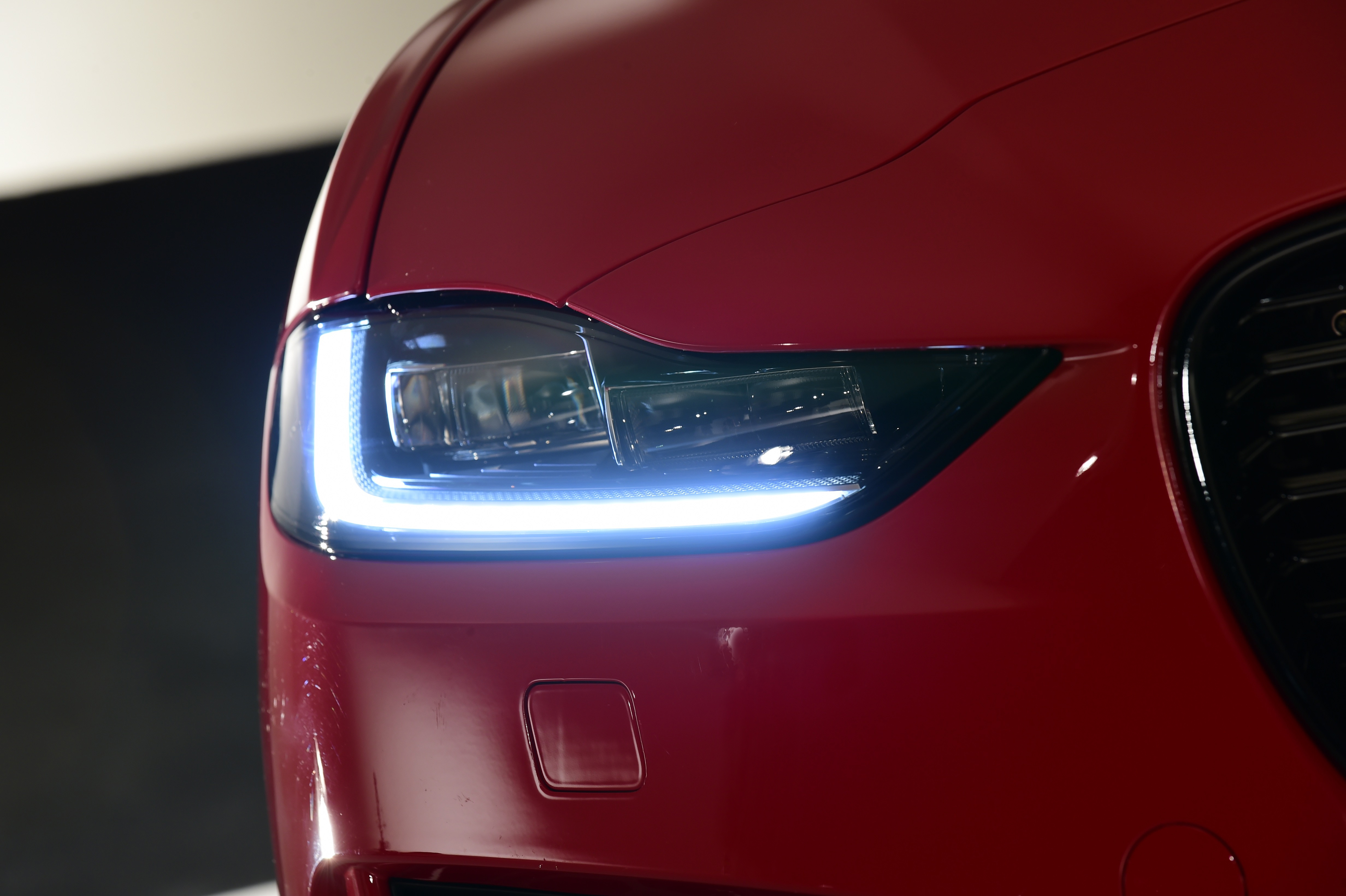 2019 Jaguar XE - headlight