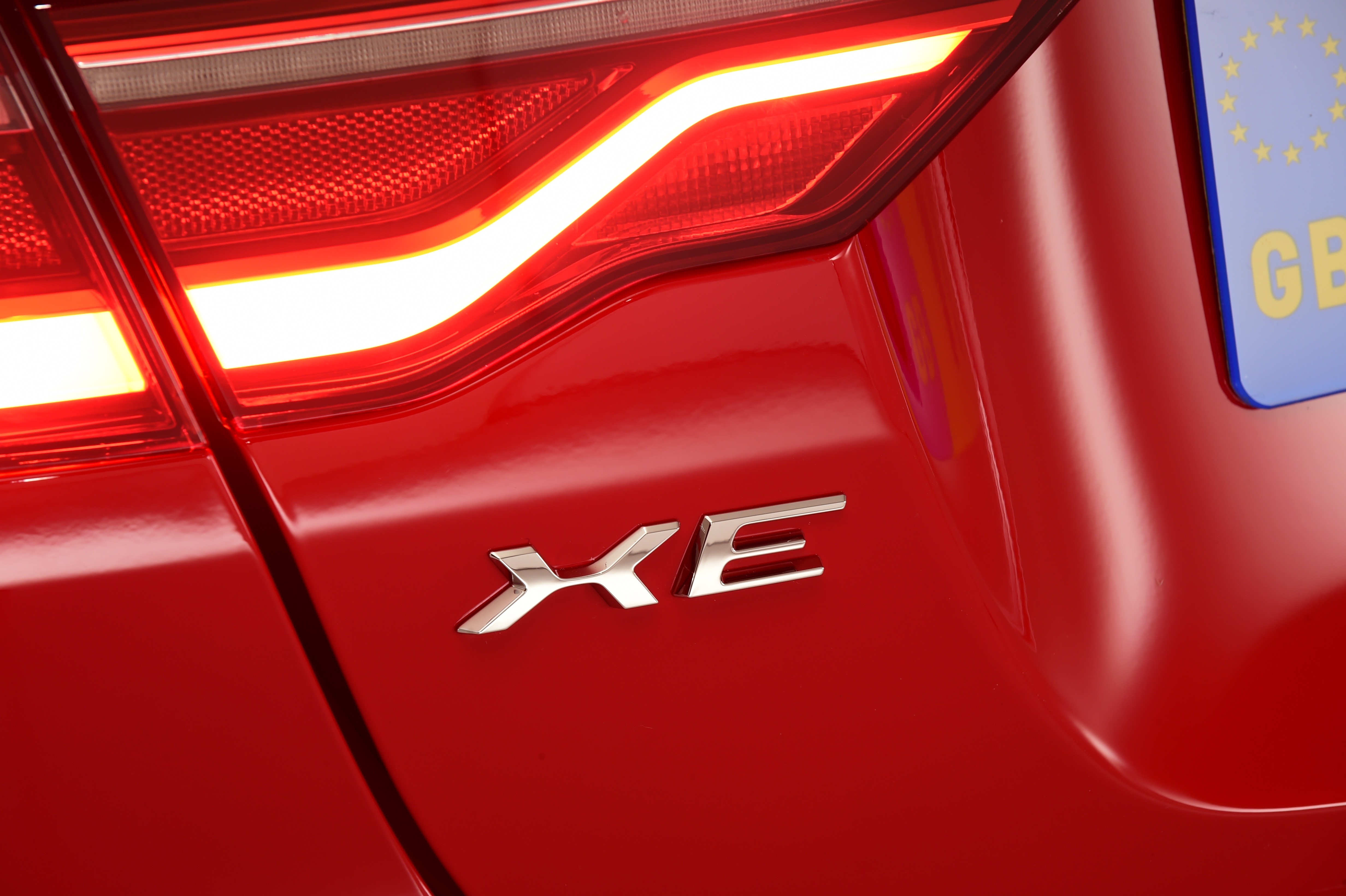 2019 Jaguar XE - taillights