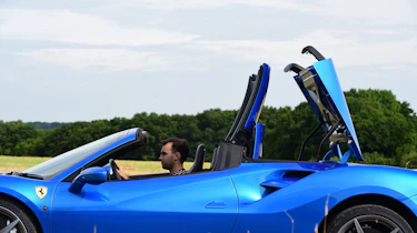 Ferrari 488 Spider convertible folding roof 1