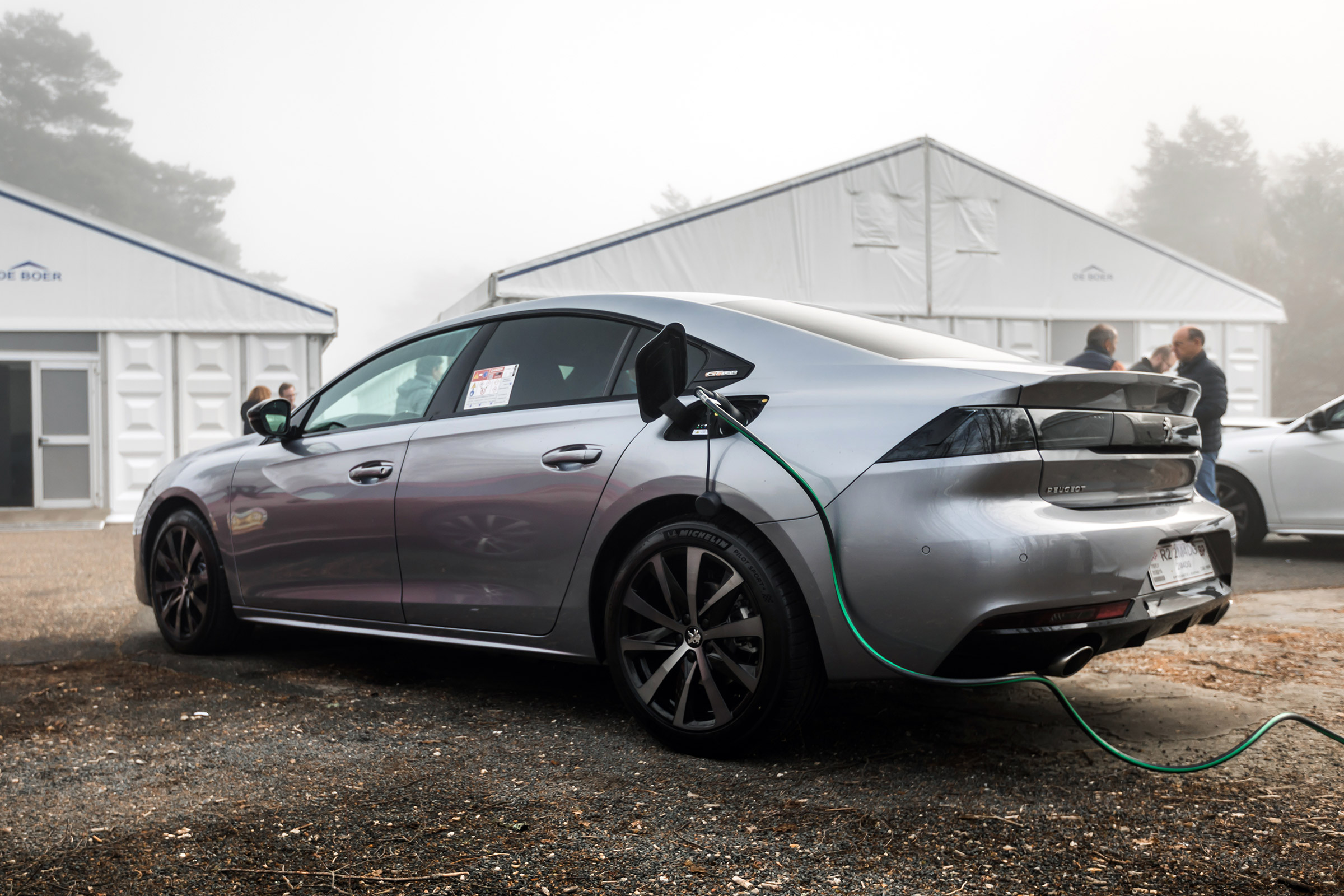Peugeot 508 hybrid charging