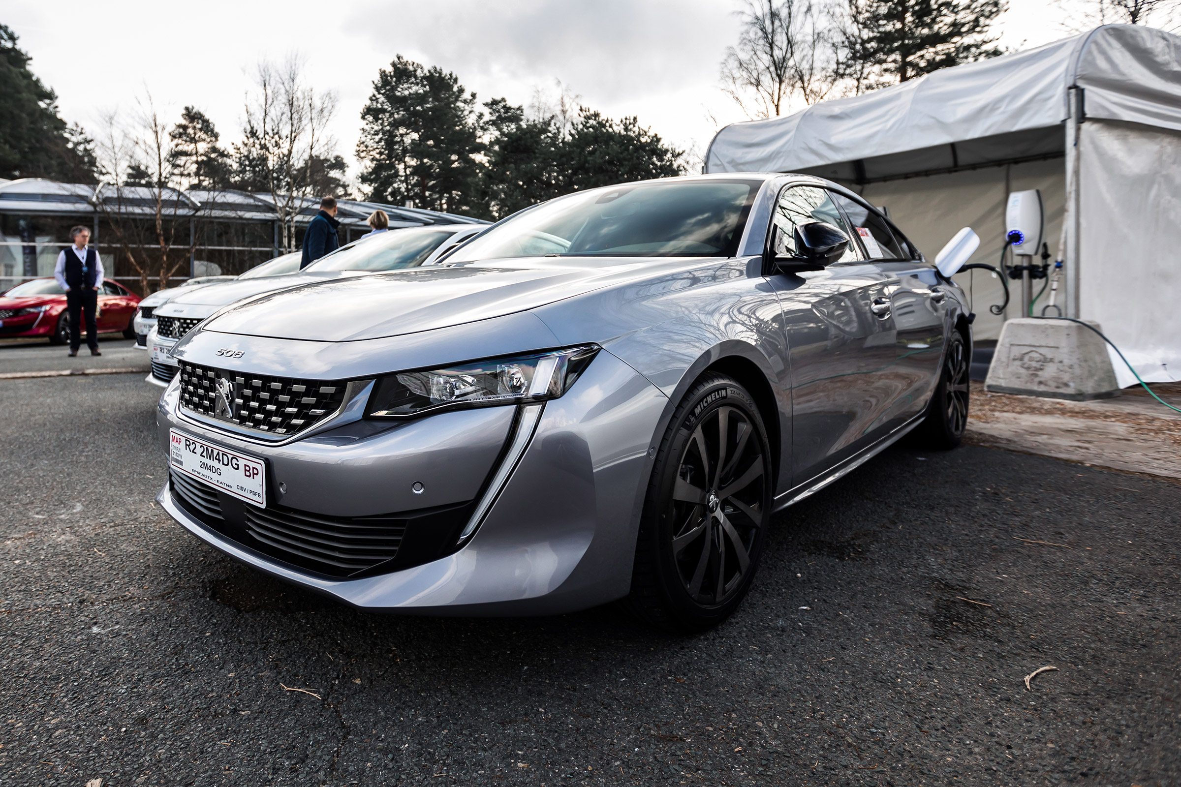 Peugeot 508 HYbrid front
