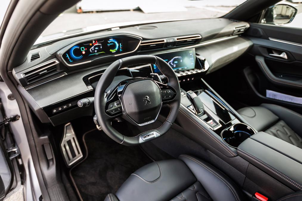 Peugeot 508 HYbrid interior