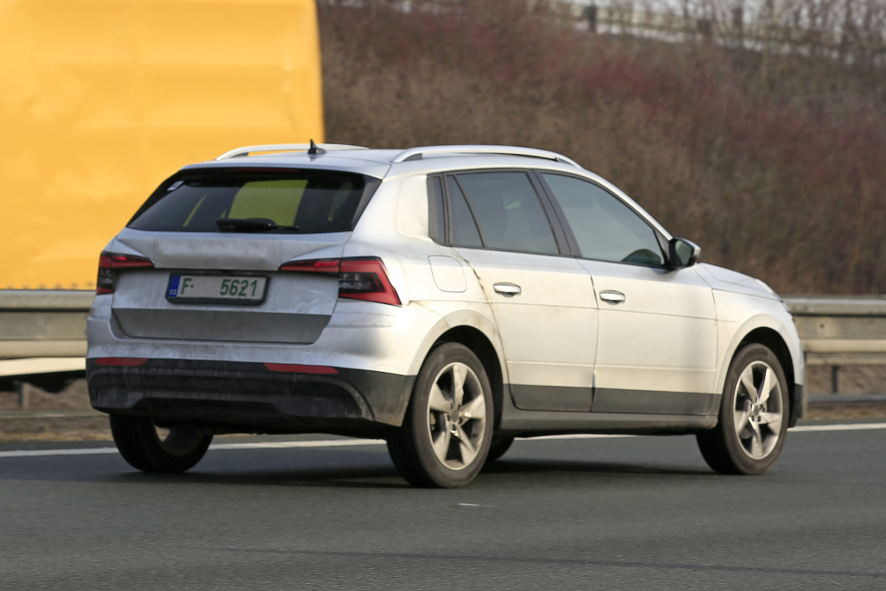 Skoda Kamiq driving on motorway