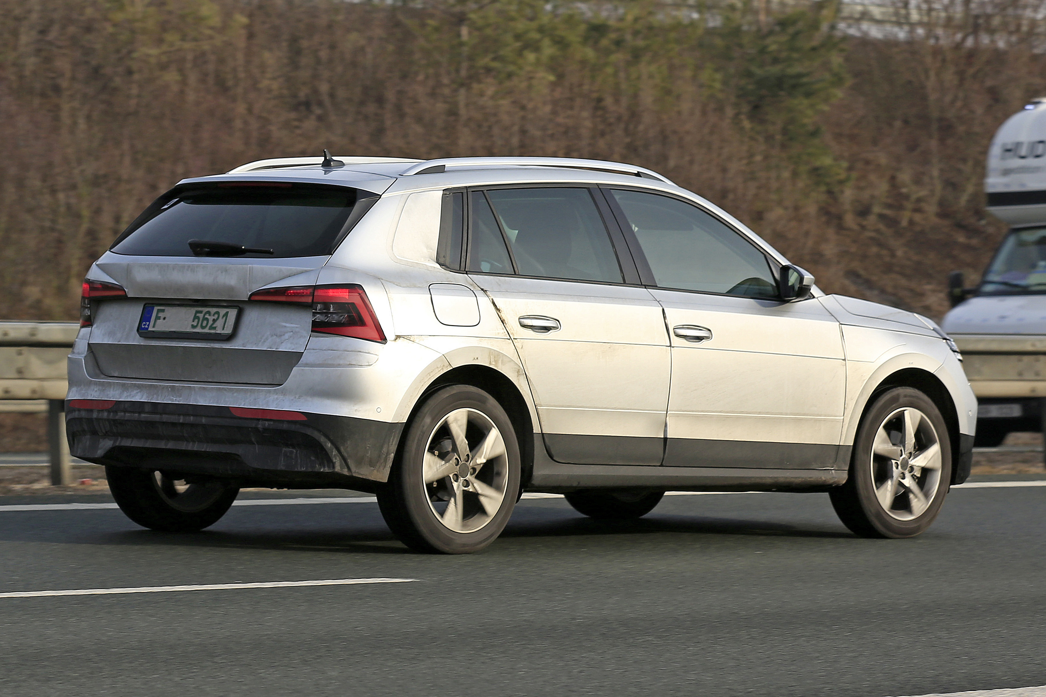 Skoda Kamiq in silver driving