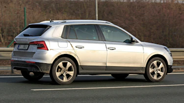 Skoda Kamiq silver side view