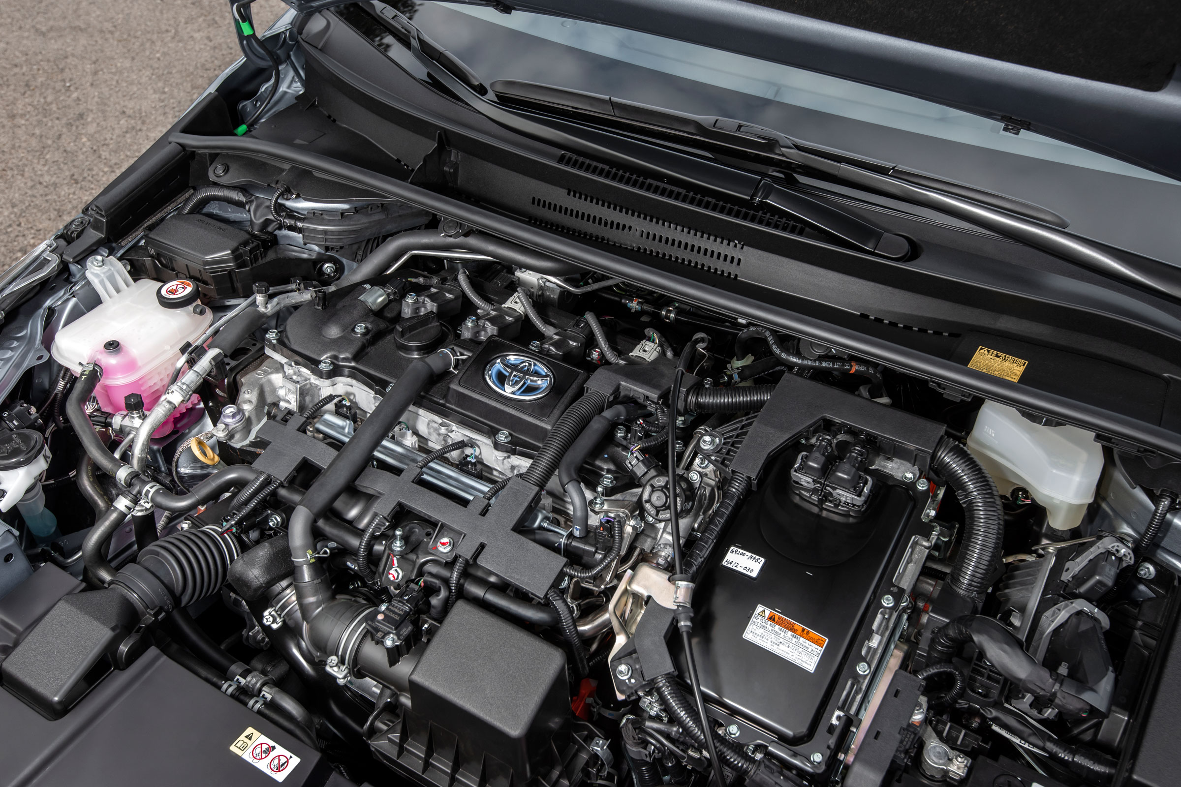 Toyota Corolla saloon engine