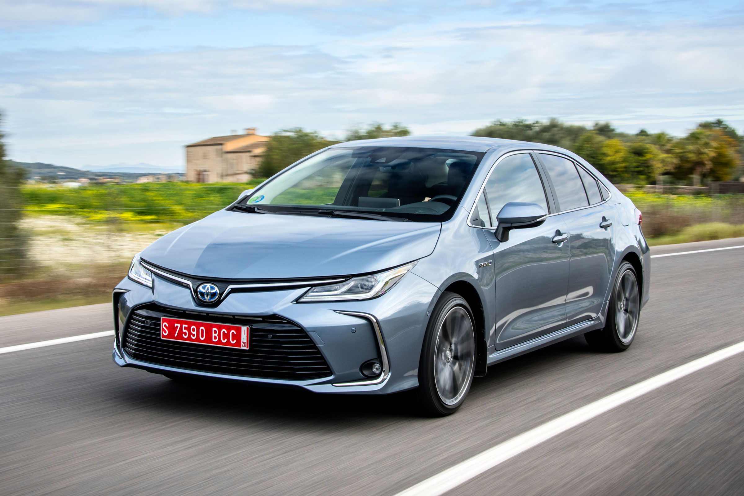 Toyota Corolla saloon front action