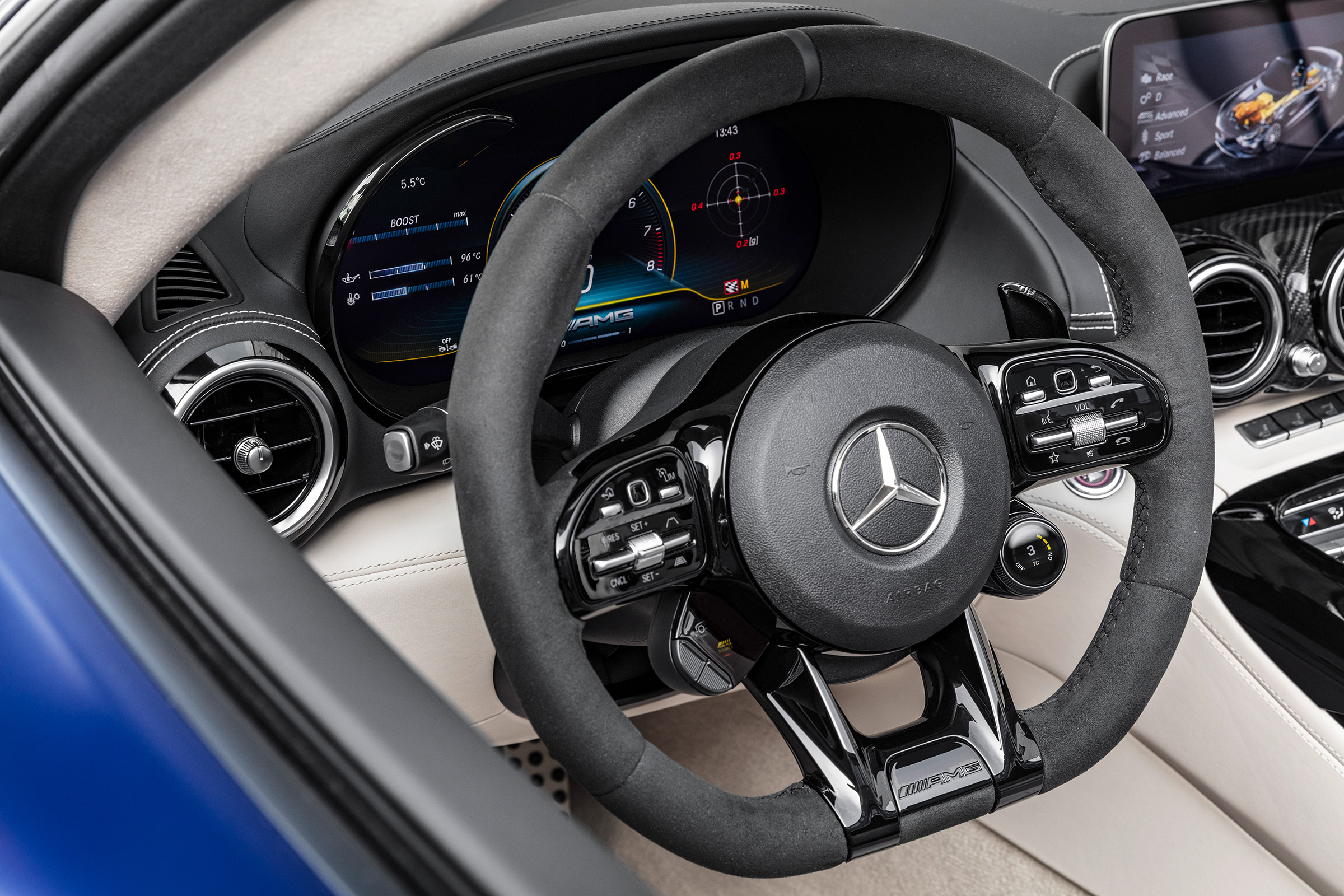 Mercedes-AMG GT R Roadster steering wheel