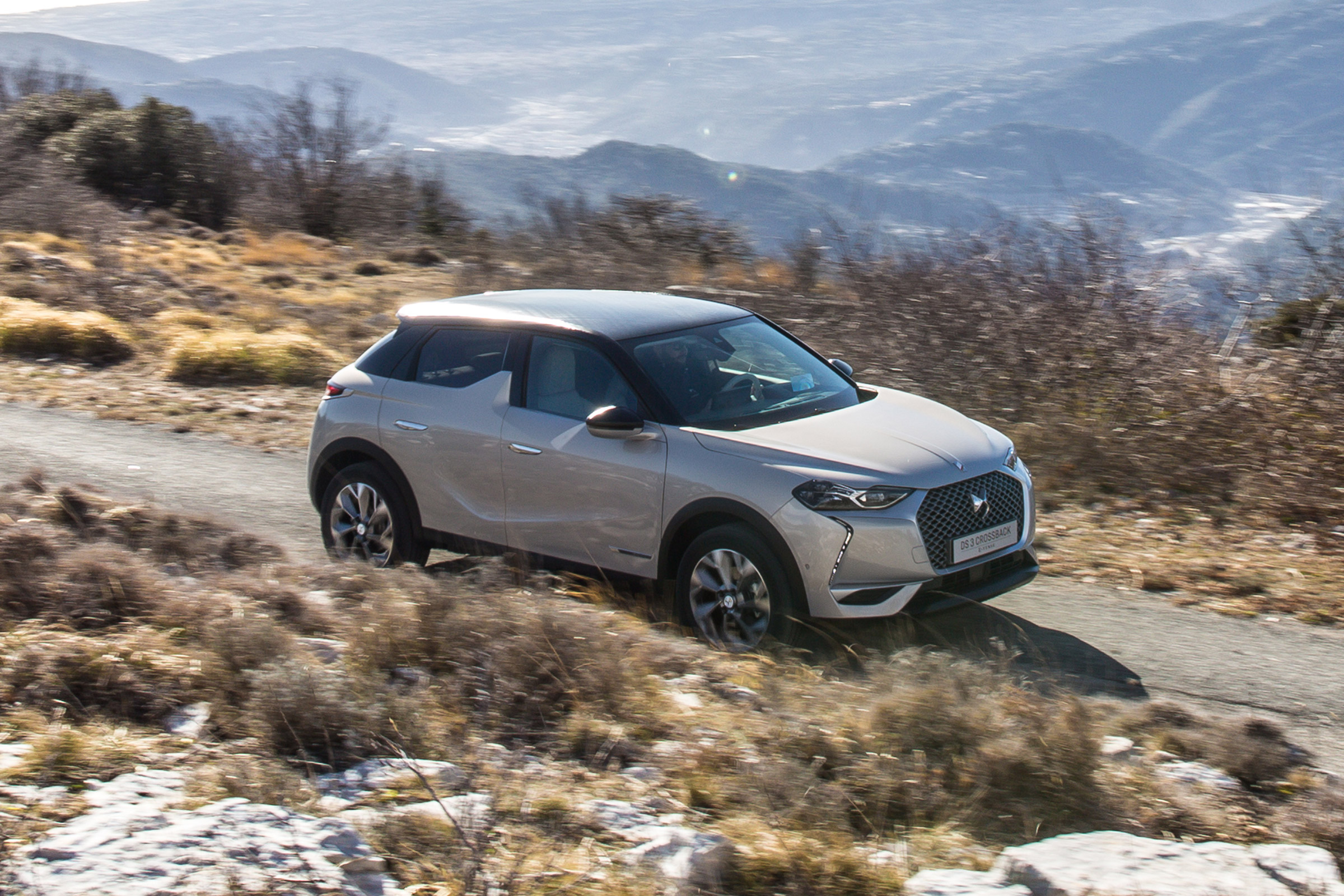 DS 3 Crossback E-Tense pre-production side tracking