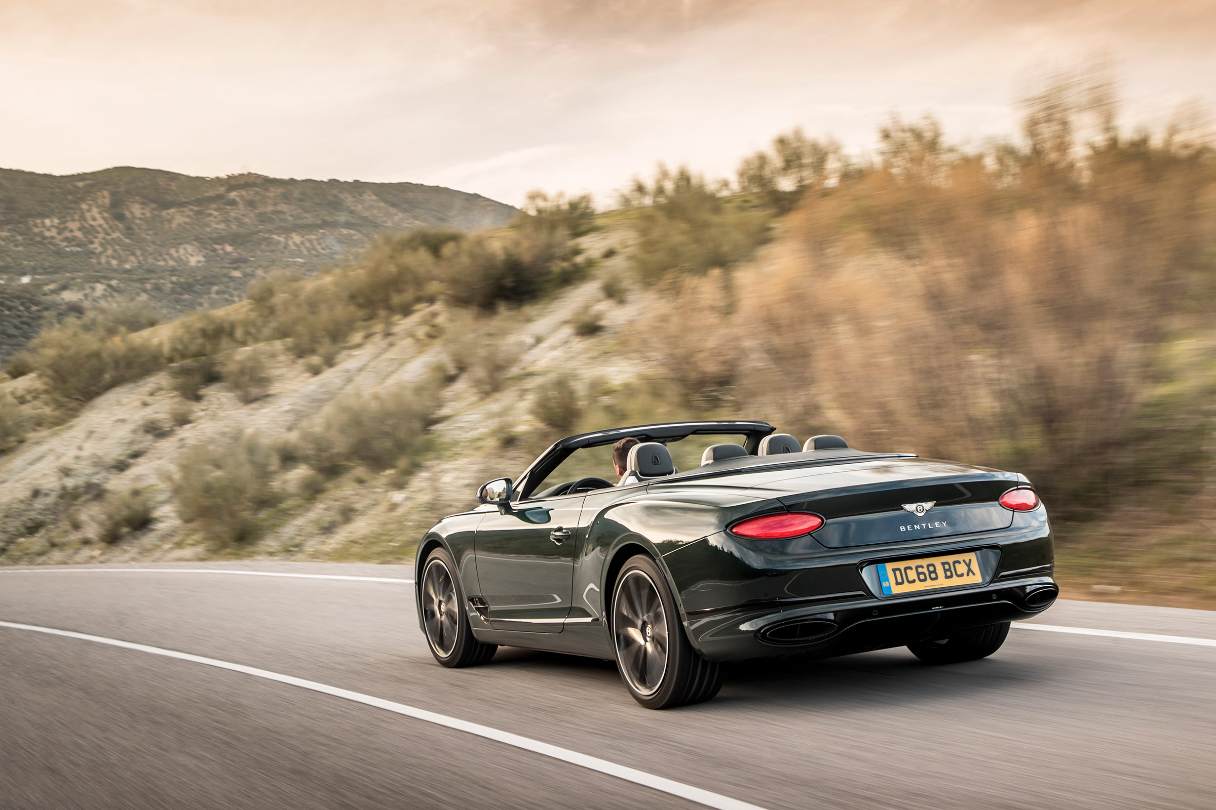 Bentley Continental GT Convertible tail tracking