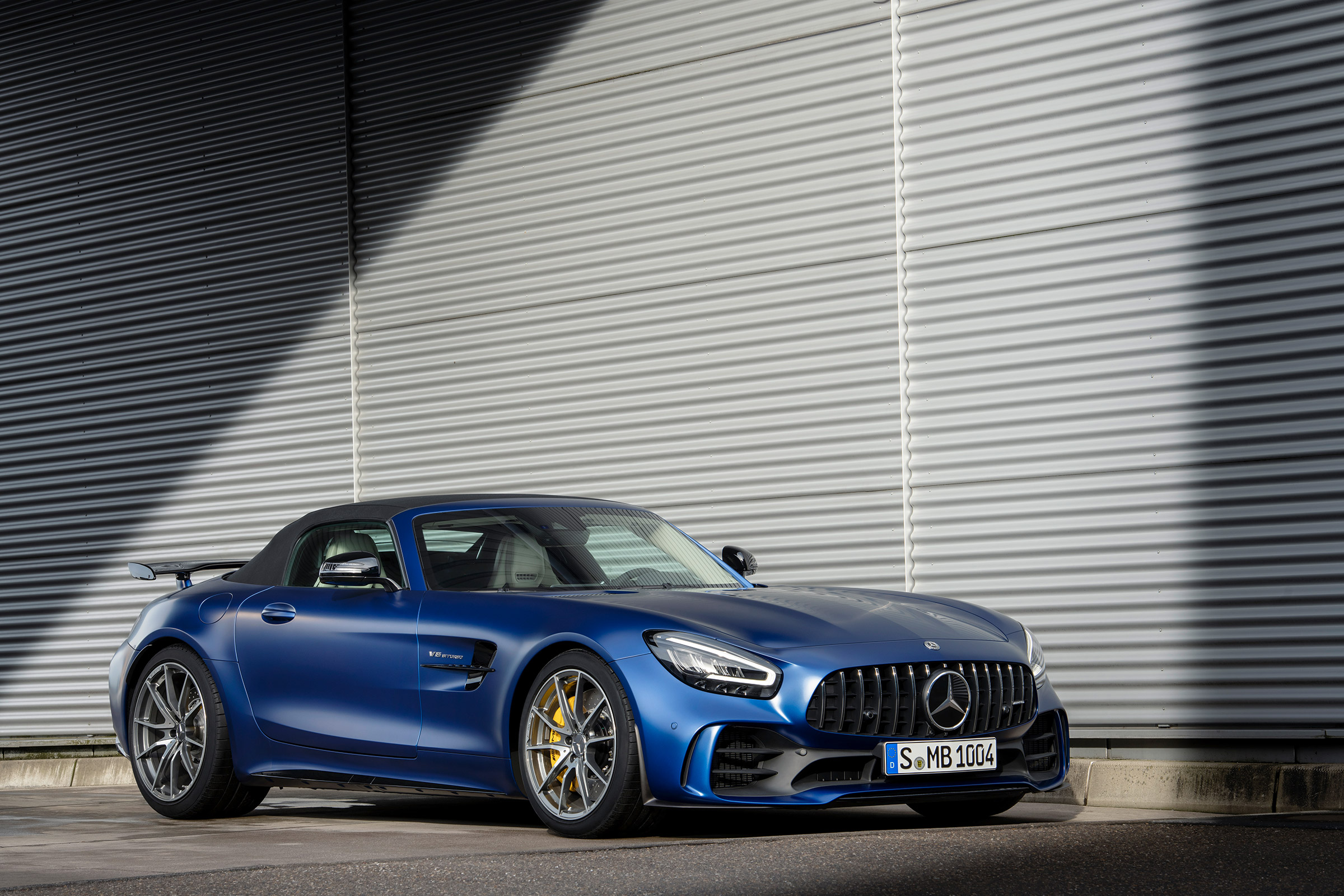 Mercedes-AMG GT R Roadster static roof up