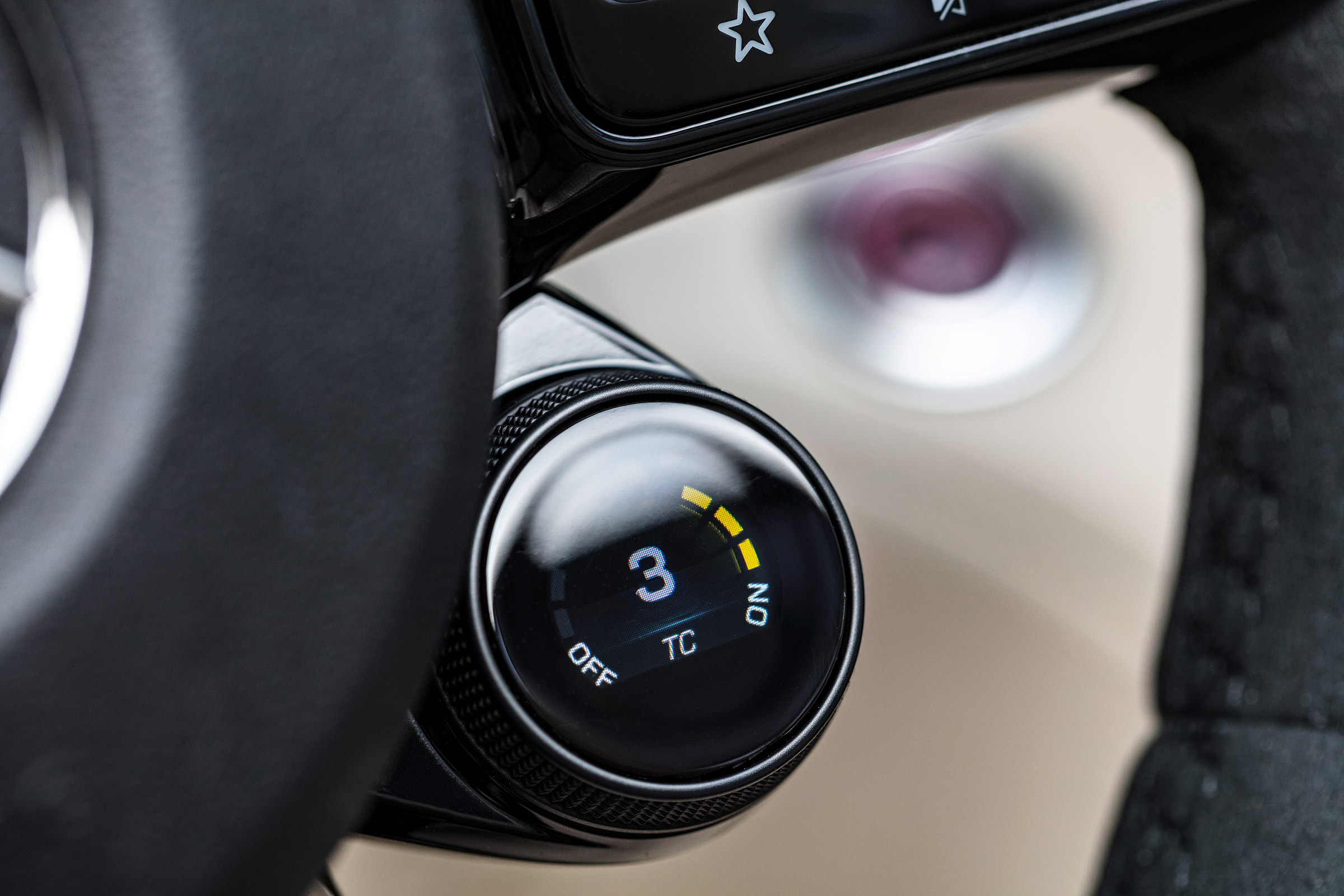 Mercedes-AMG GT R Roadster driving modes
