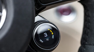 Mercedes-AMG GT R Roadster driving modes