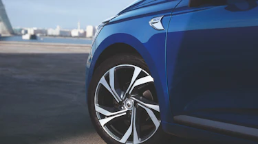 2019 Renault Clio - front wheel