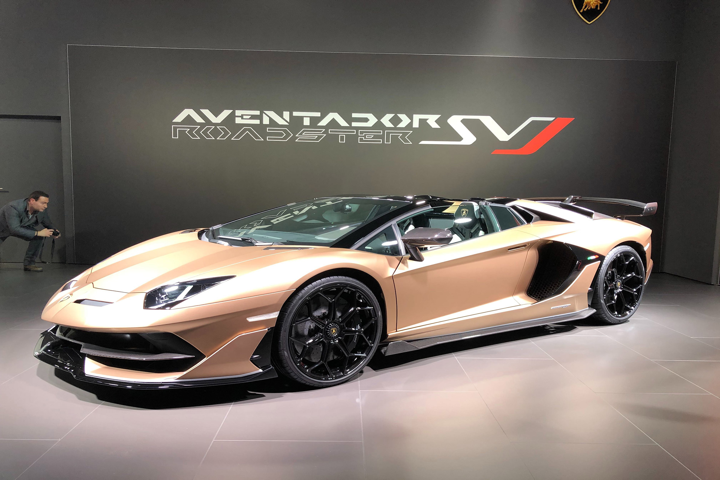 Lamborghini Aventador SVJ 2019 Geneva front quarter passenger