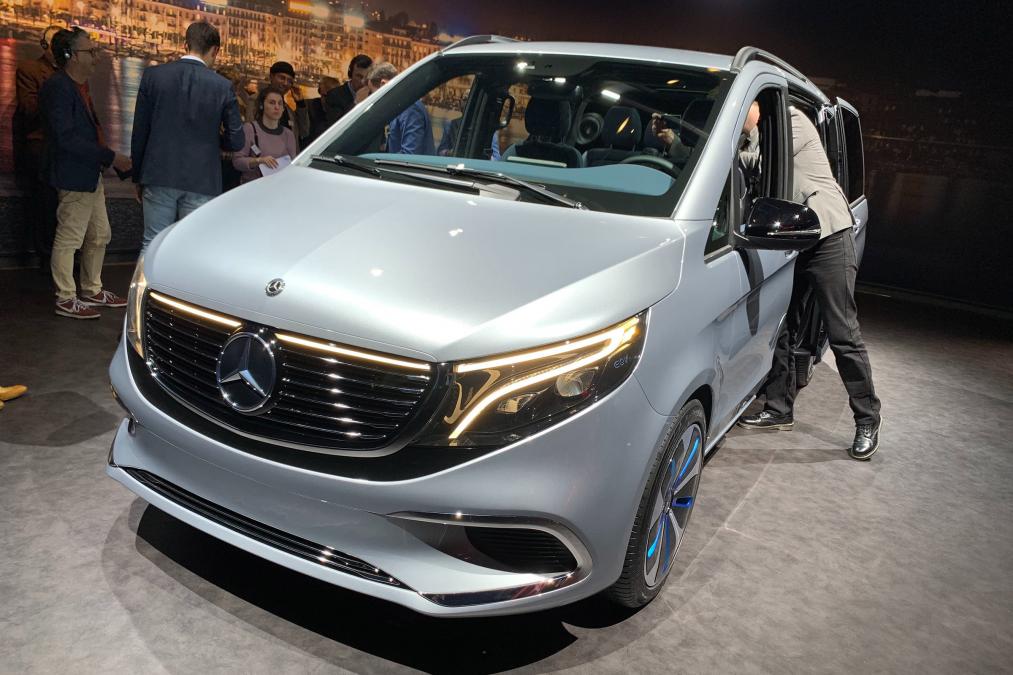 Mercedes Concept EQV MPV - front