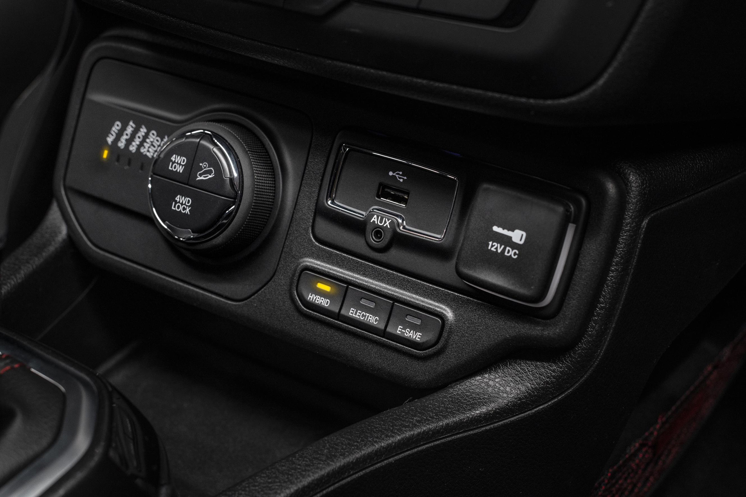 Jeep Renegade hybrid switch