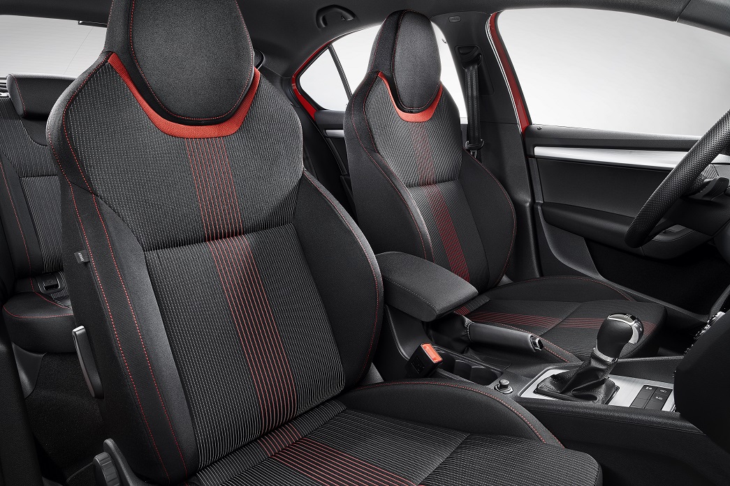 Skoda Octavia Sportline - front seats