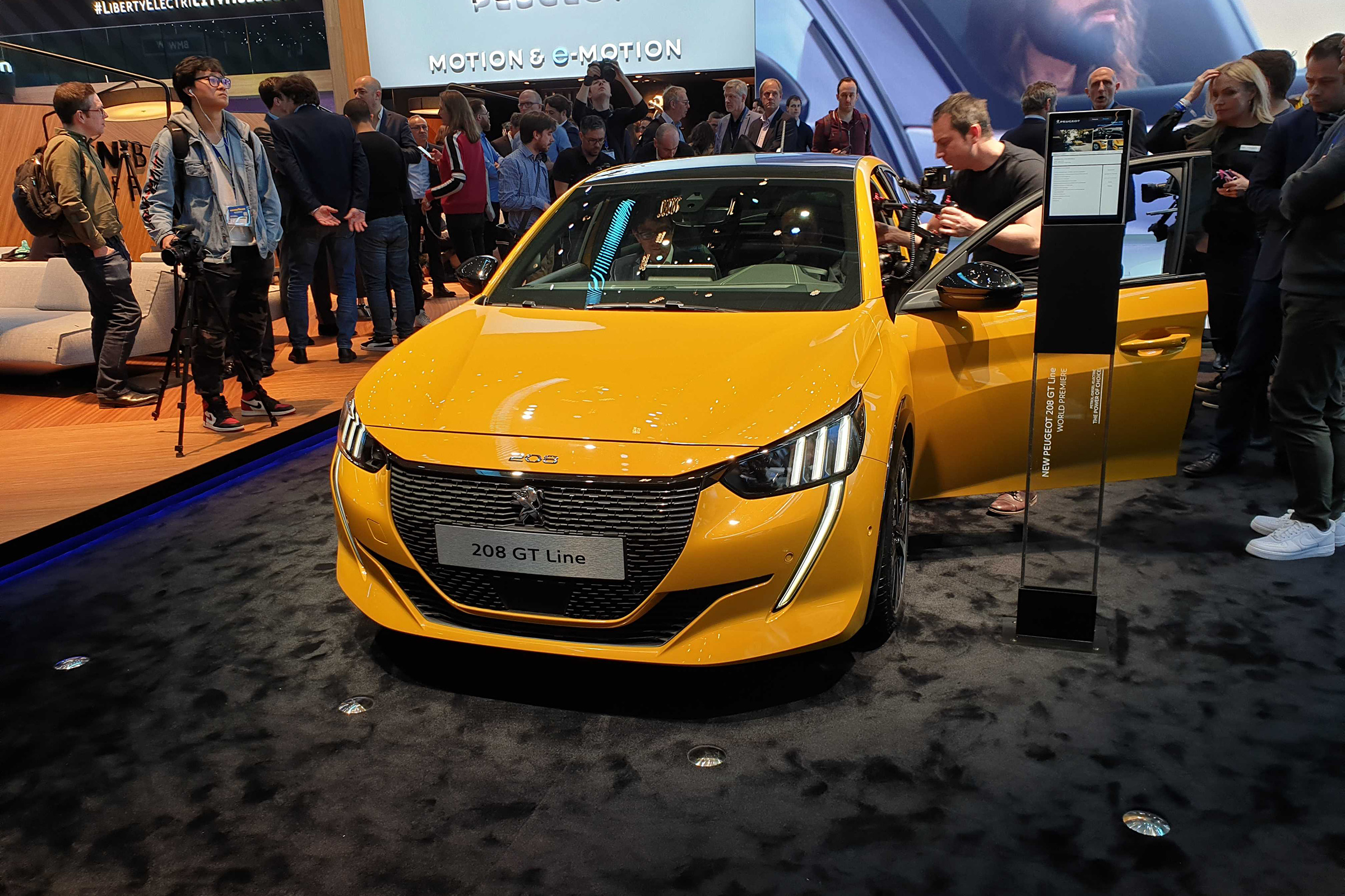 Peugeot 208