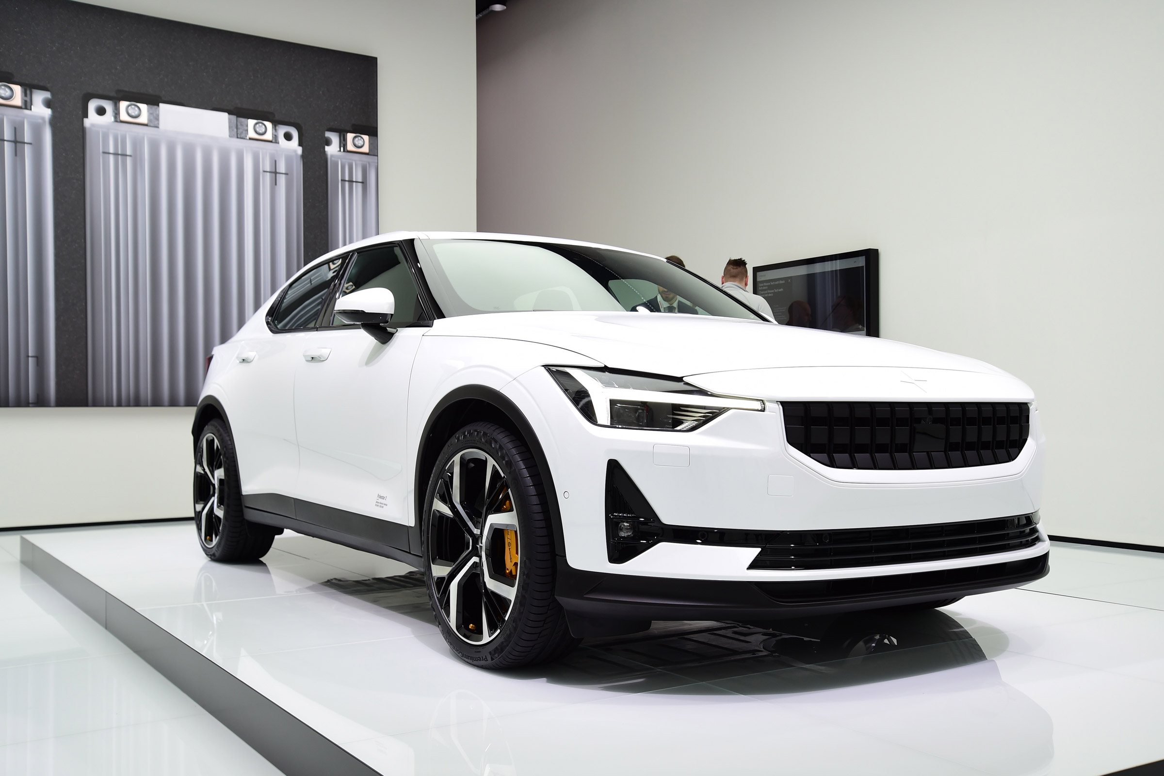 Polestar 2 front