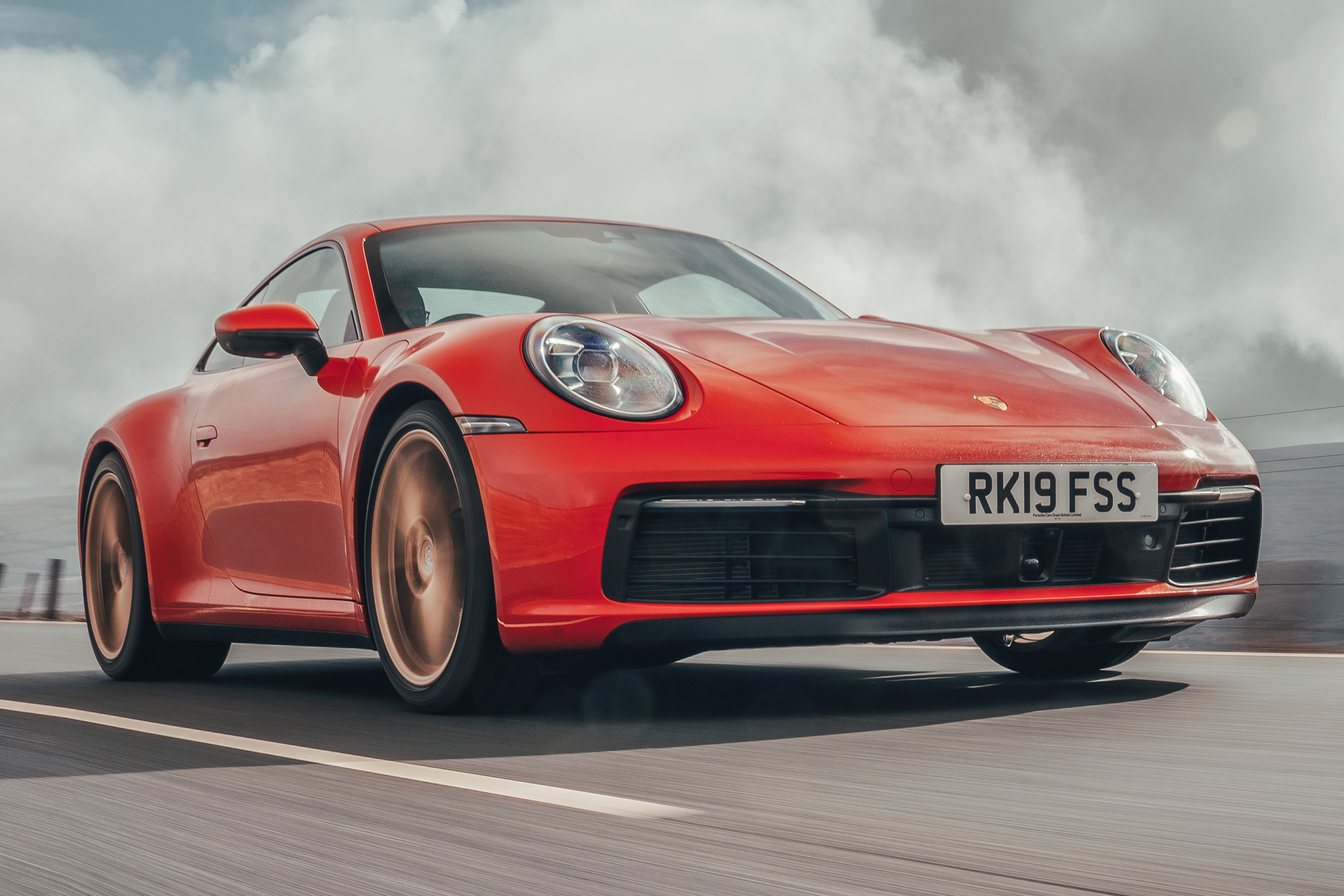 Porsche 911 coupe front tracking