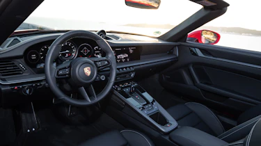 Porsche 911 Cabriolet 2019 interior