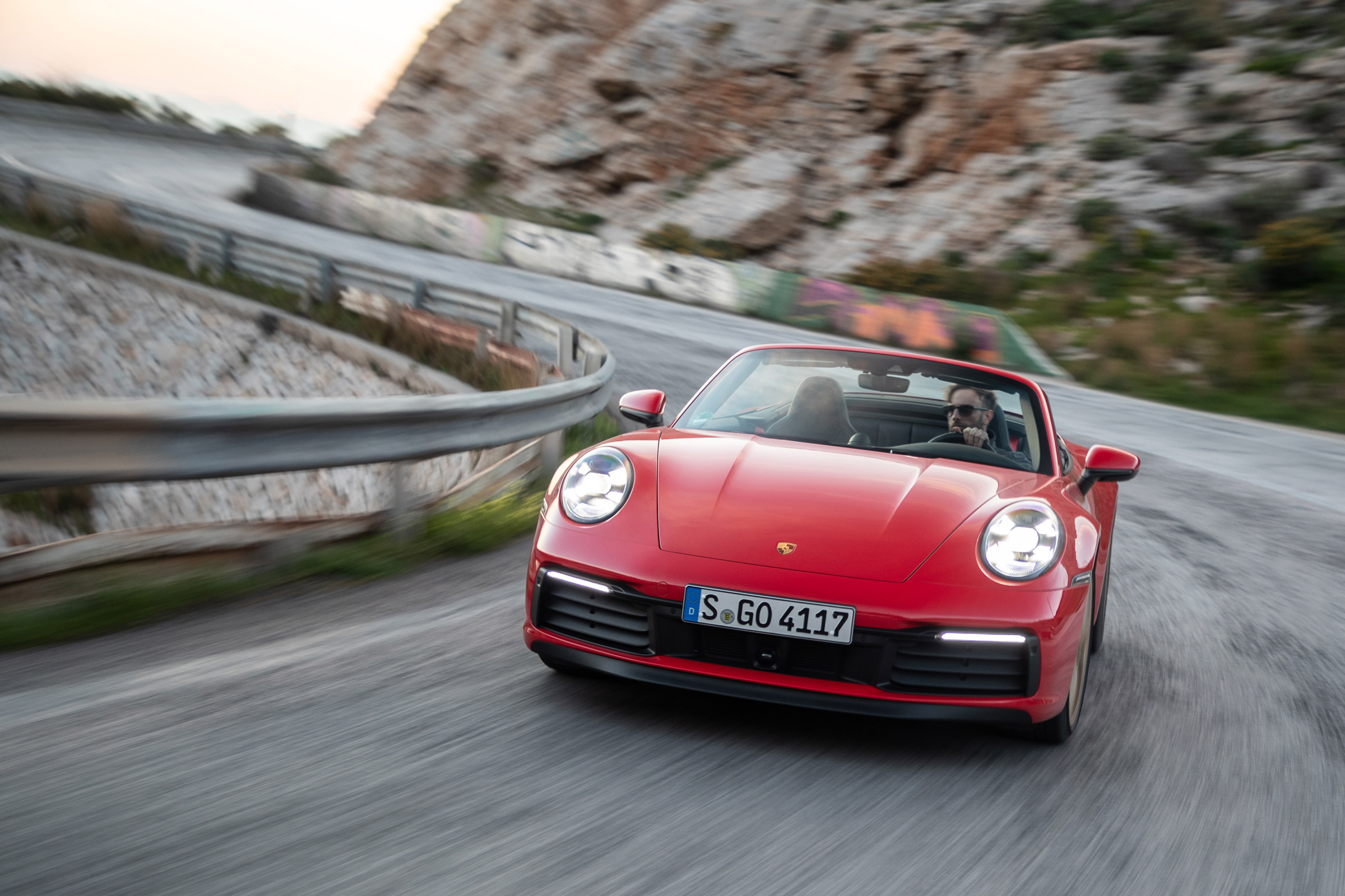 Porsche 911 Cabriolet 2019 tracking corner 3