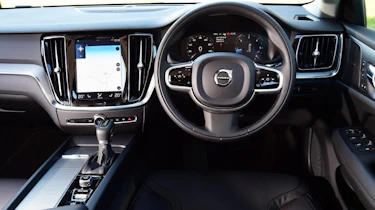 Volvo V60 Cross Country - interior