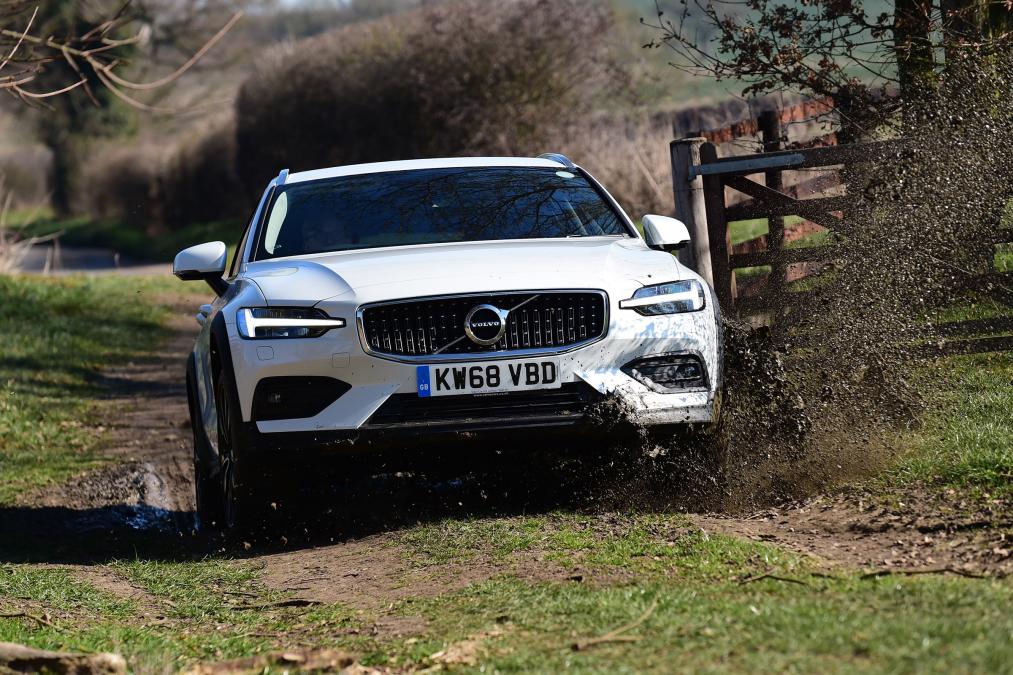 Volvo V60 Cross Country - off-road