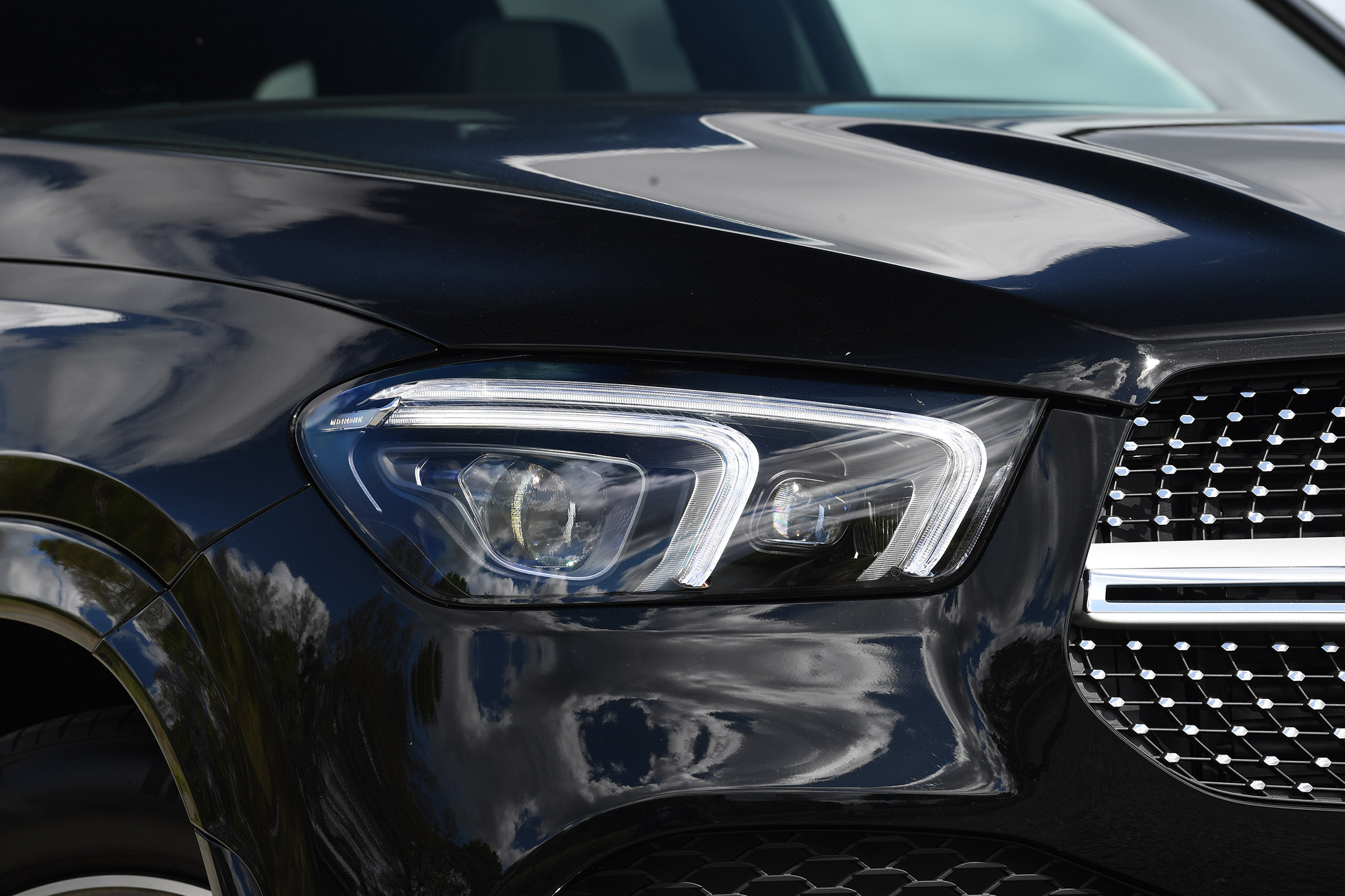 Mercedes GLE SUV headlights