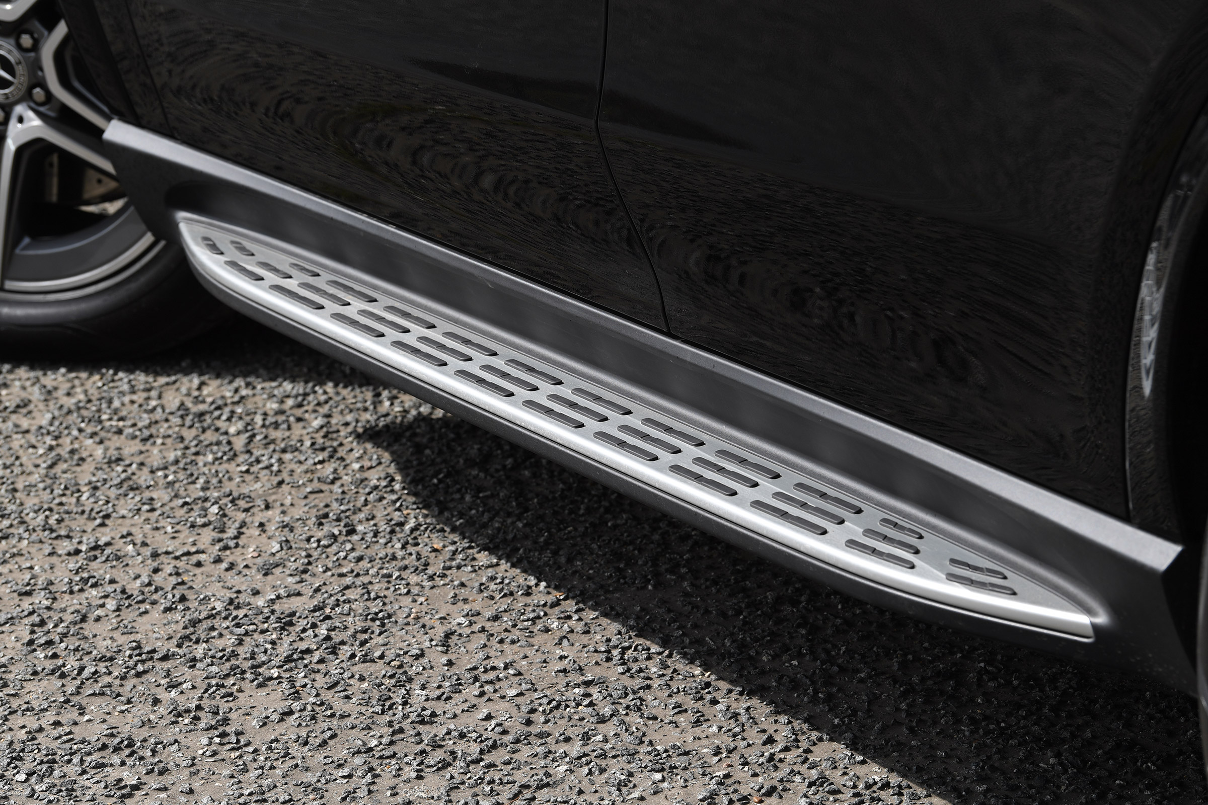 Mercedes GLE SUV running boards