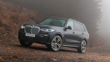 BMW X7 SUV front 3/4 static