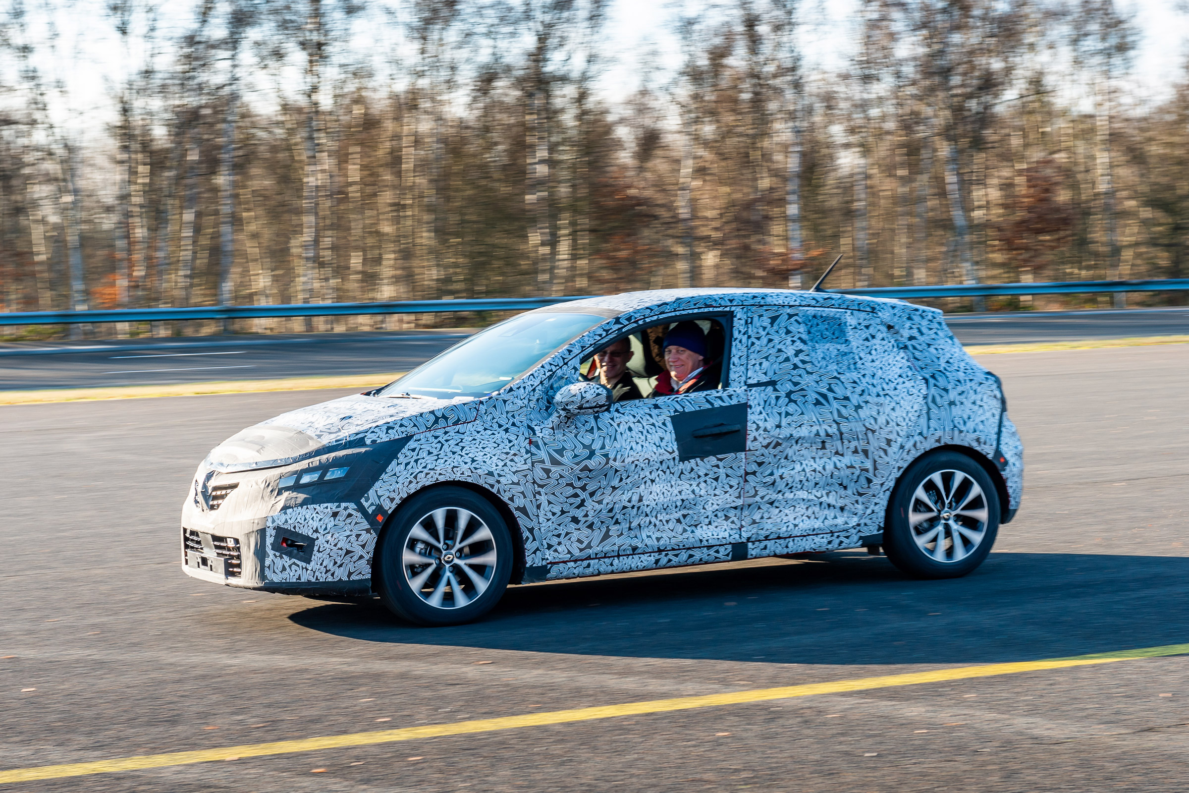 Renault Clio prototype review side