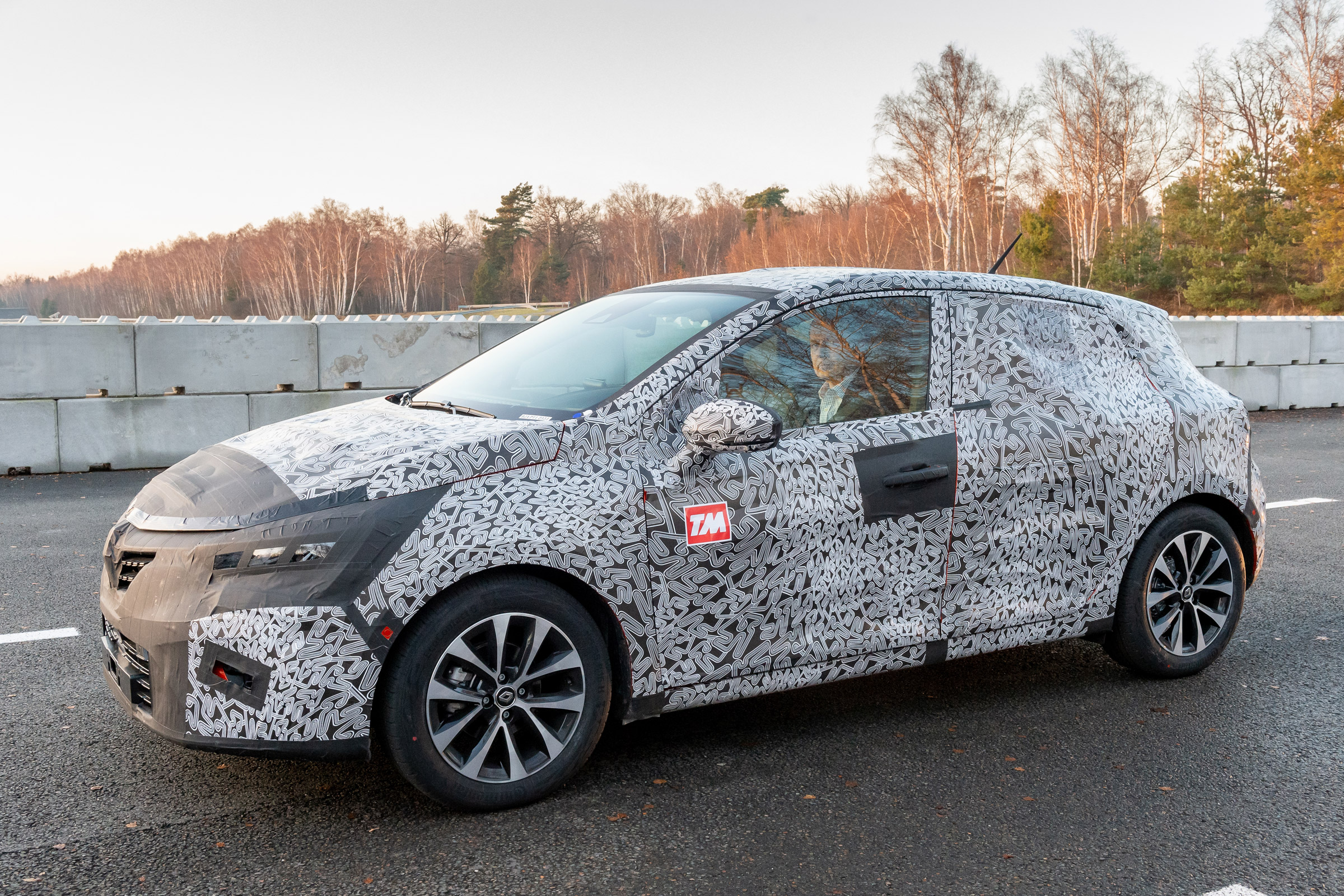 Renault Clio prototype review static