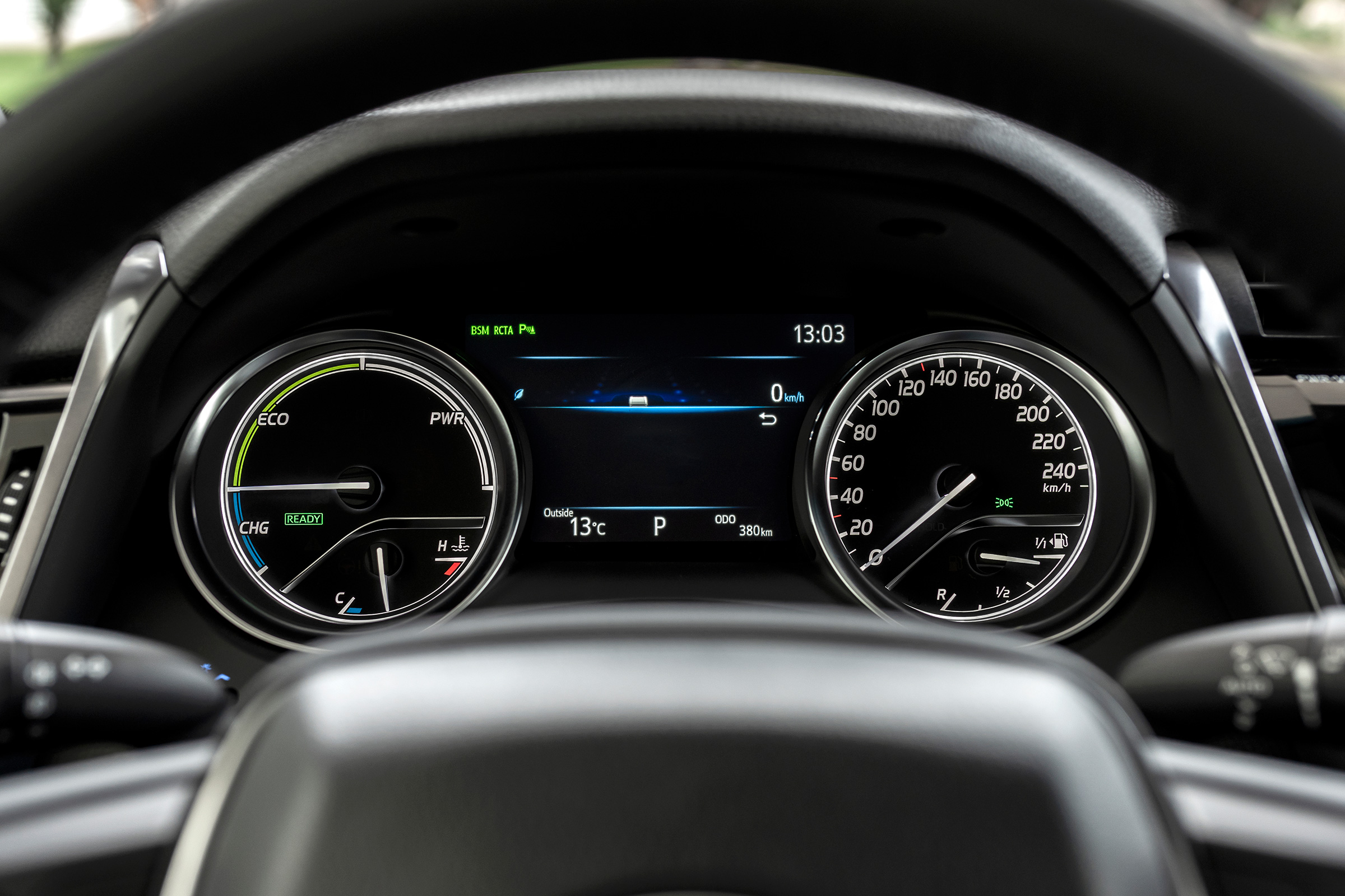 Toyota Camry saloon instruments