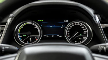 Toyota Camry saloon instruments