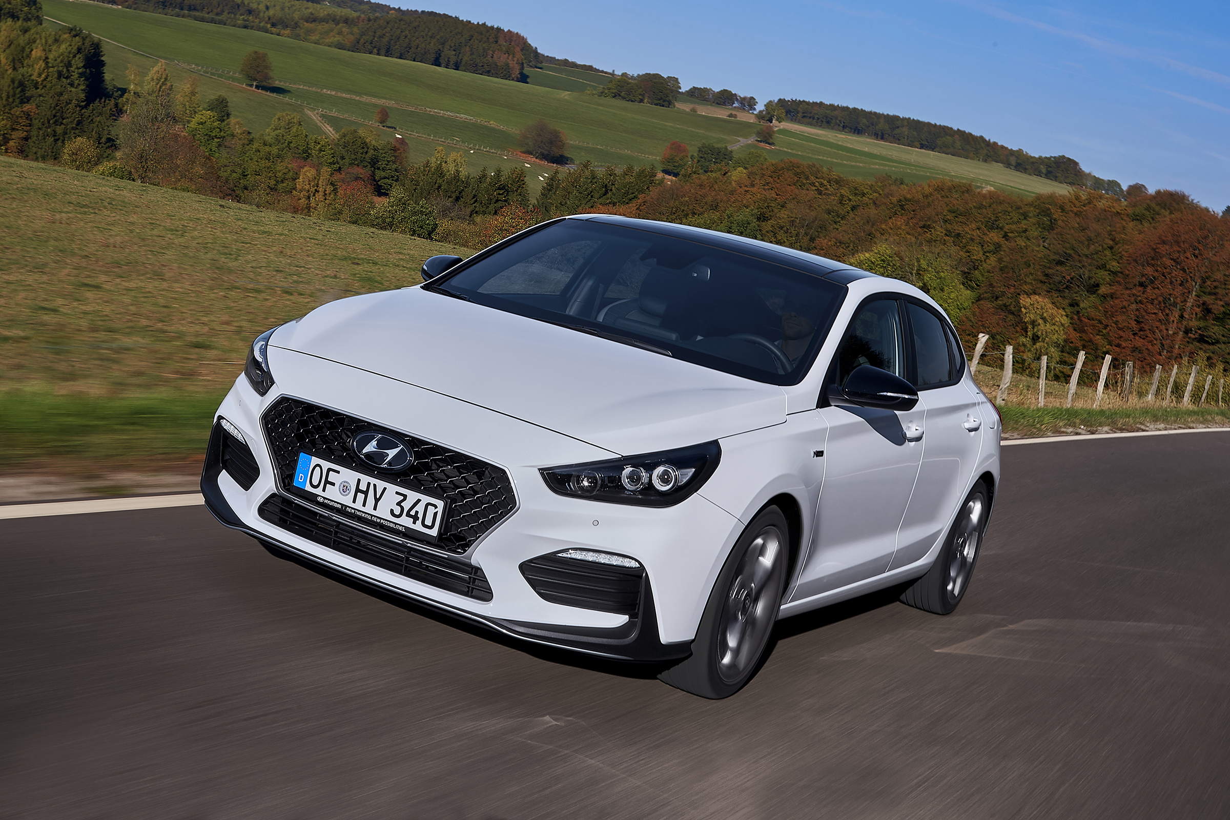 Hyundai i30 Fastback N Line - driving
