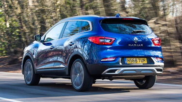 Renault Kadjar driving - rear view