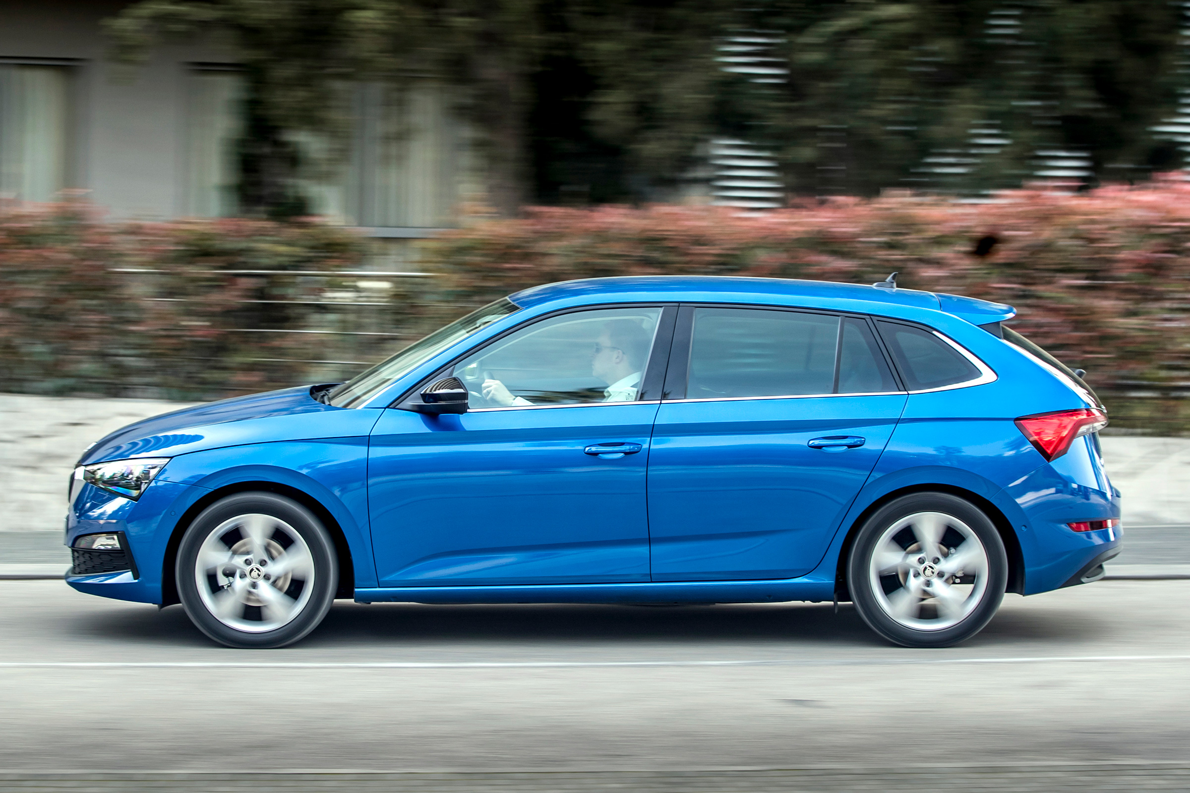 Skoda Scala side