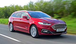 Ford Mondeo hybrid front 3/4 tracking