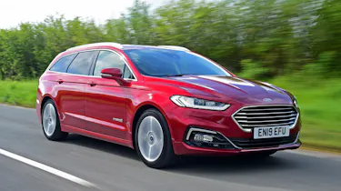 Ford Mondeo hybrid front 3/4 tracking