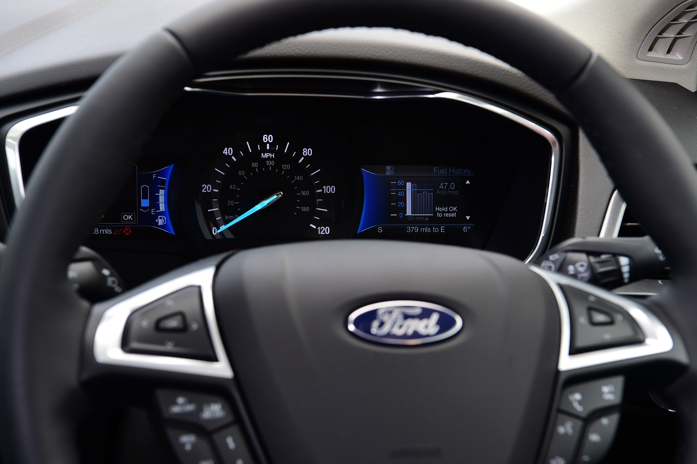 Ford Mondeo hybrid steering wheel