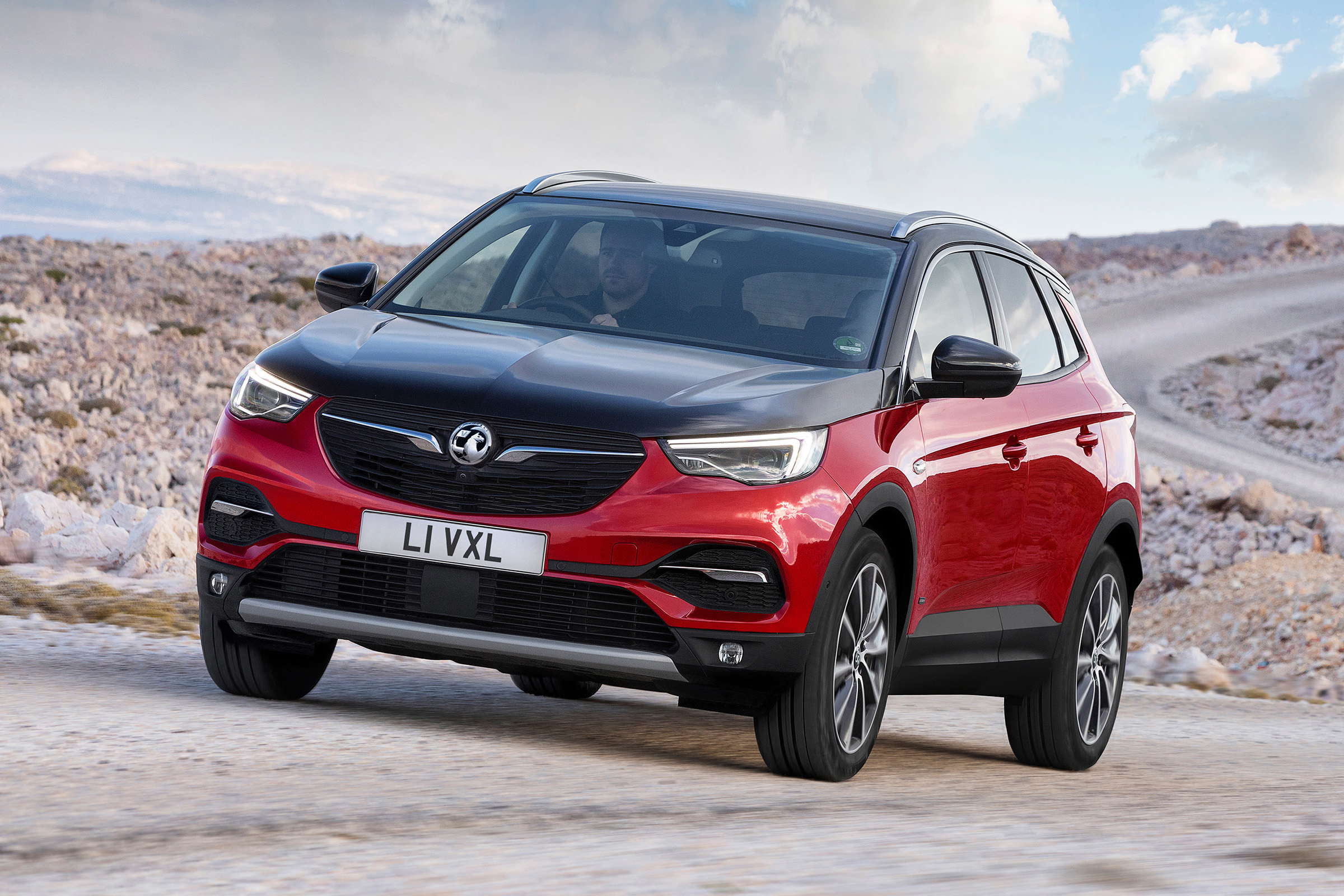 Vauxhall Grandland X Hybrid4 - front static