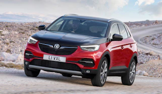 Vauxhall Grandland X Hybrid4 - front static