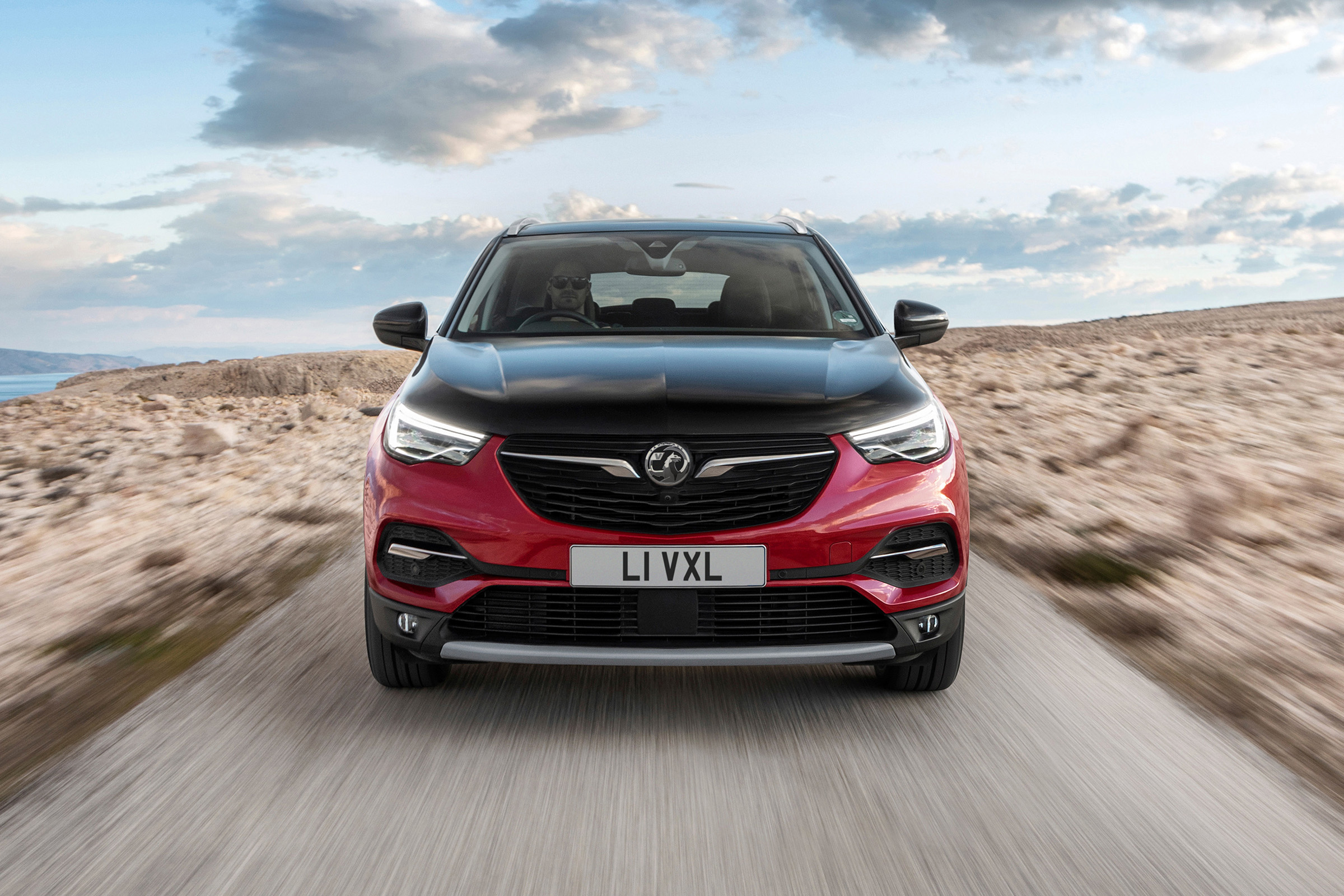 Vauxhall Grandland X Hybrid4 - front driving 