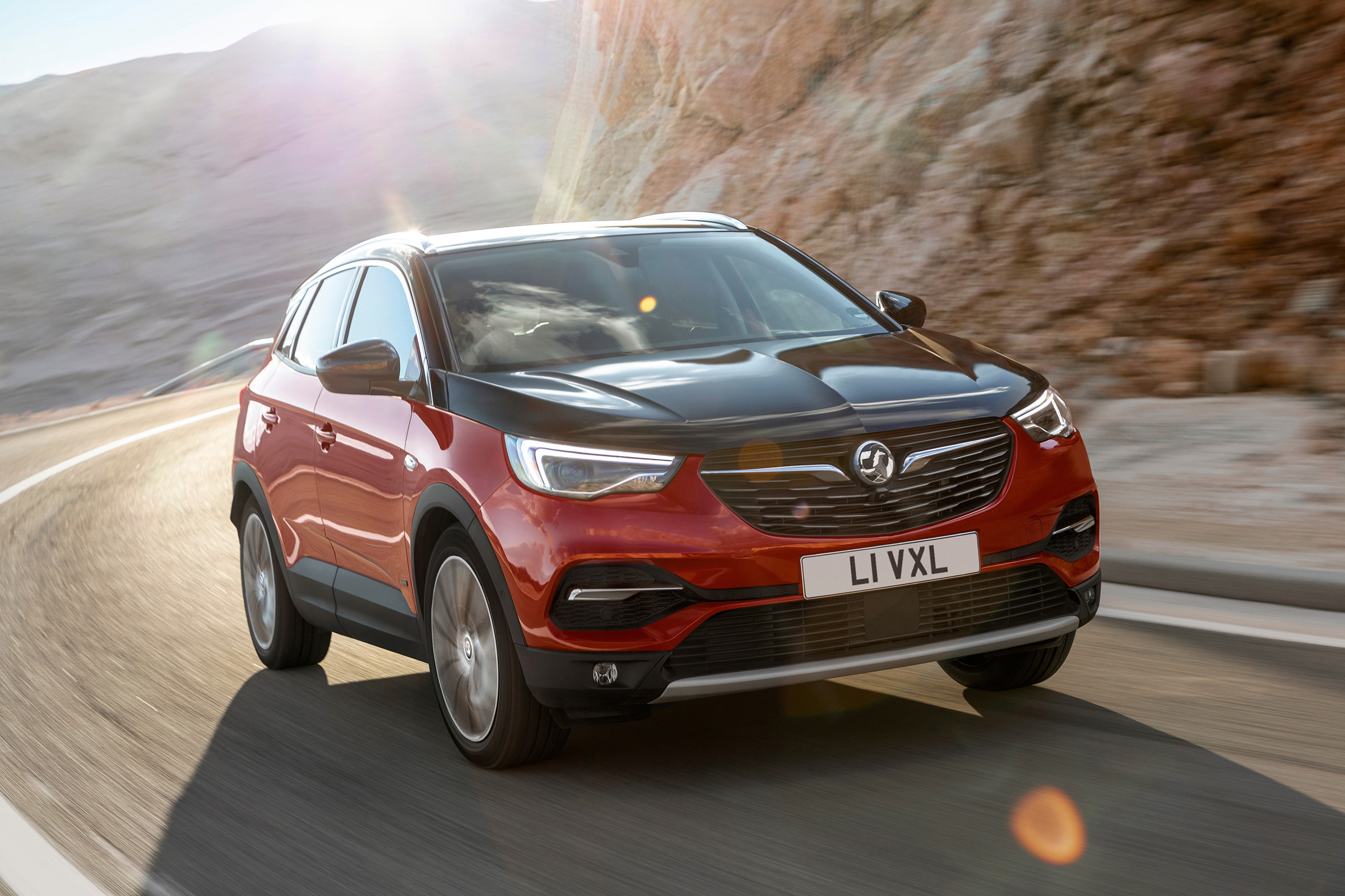 Vauxhall Grandland X Hybrid4 - three quarter view driving 