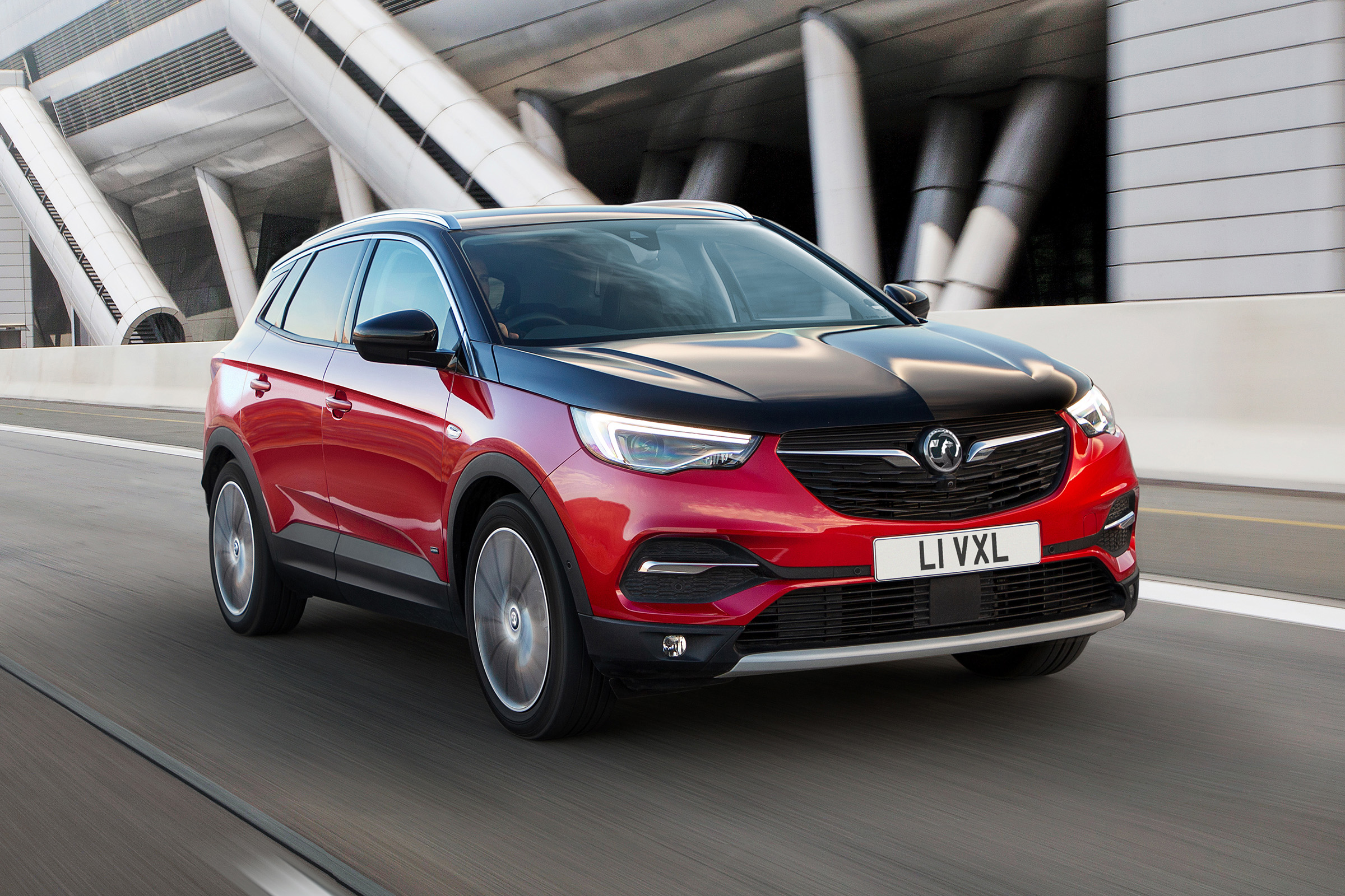 Vauxhall Grandland X Hybrid4 - driving 
