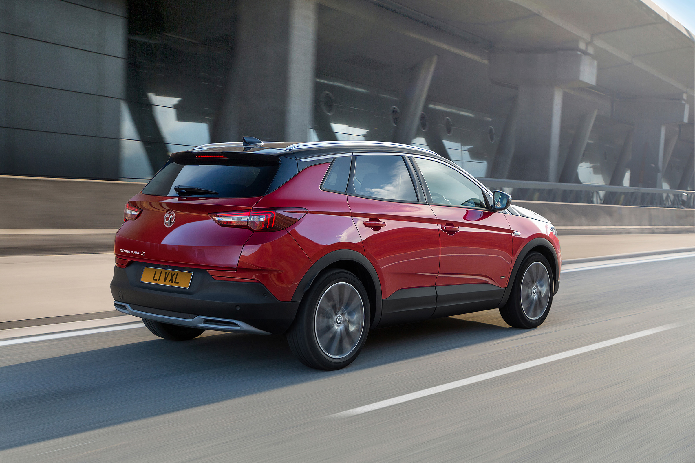 Vauxhall Grandland X Hybrid4 - rear view